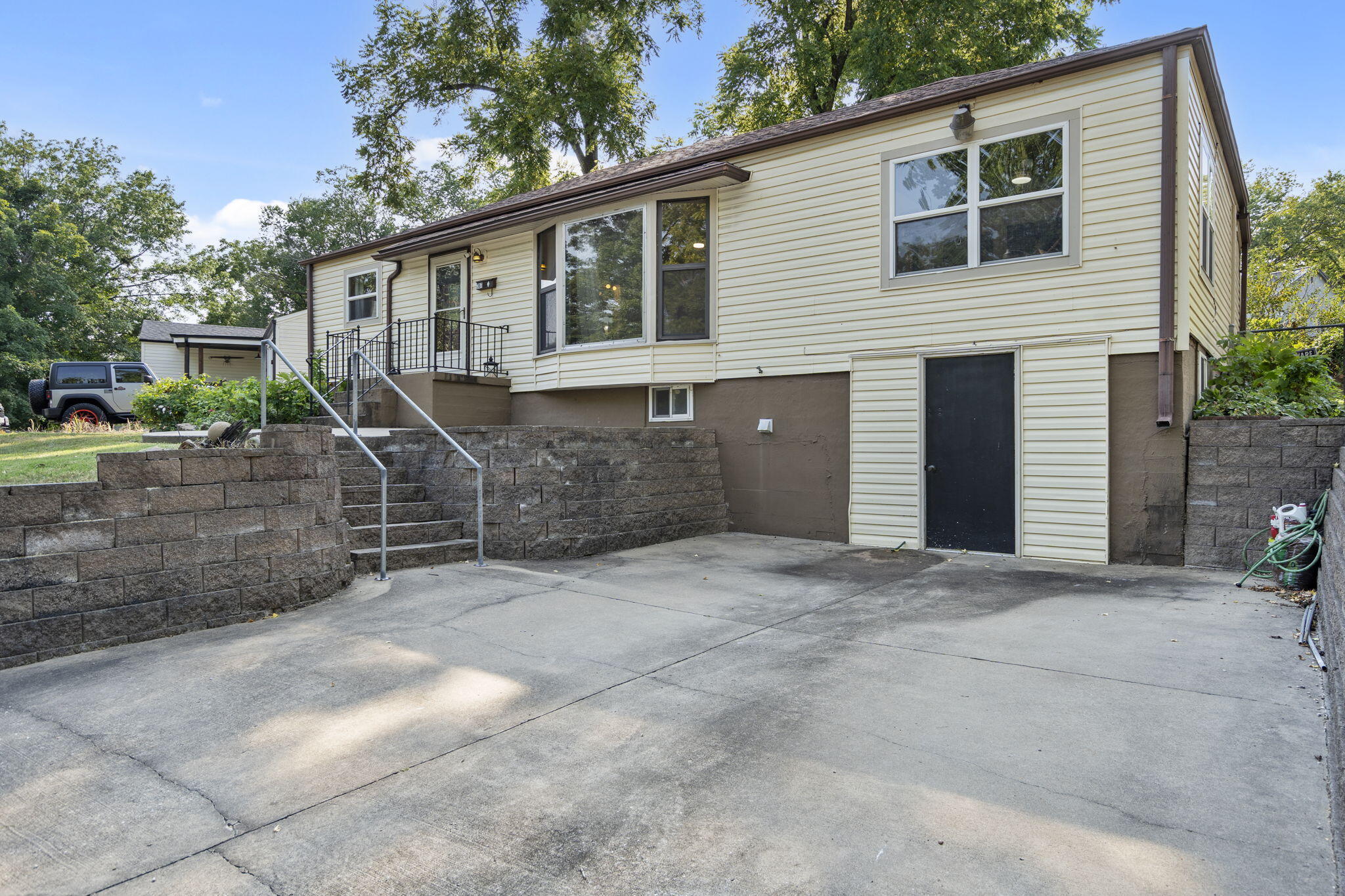 Photo of 707 S 3rd Street Branson MO 65616