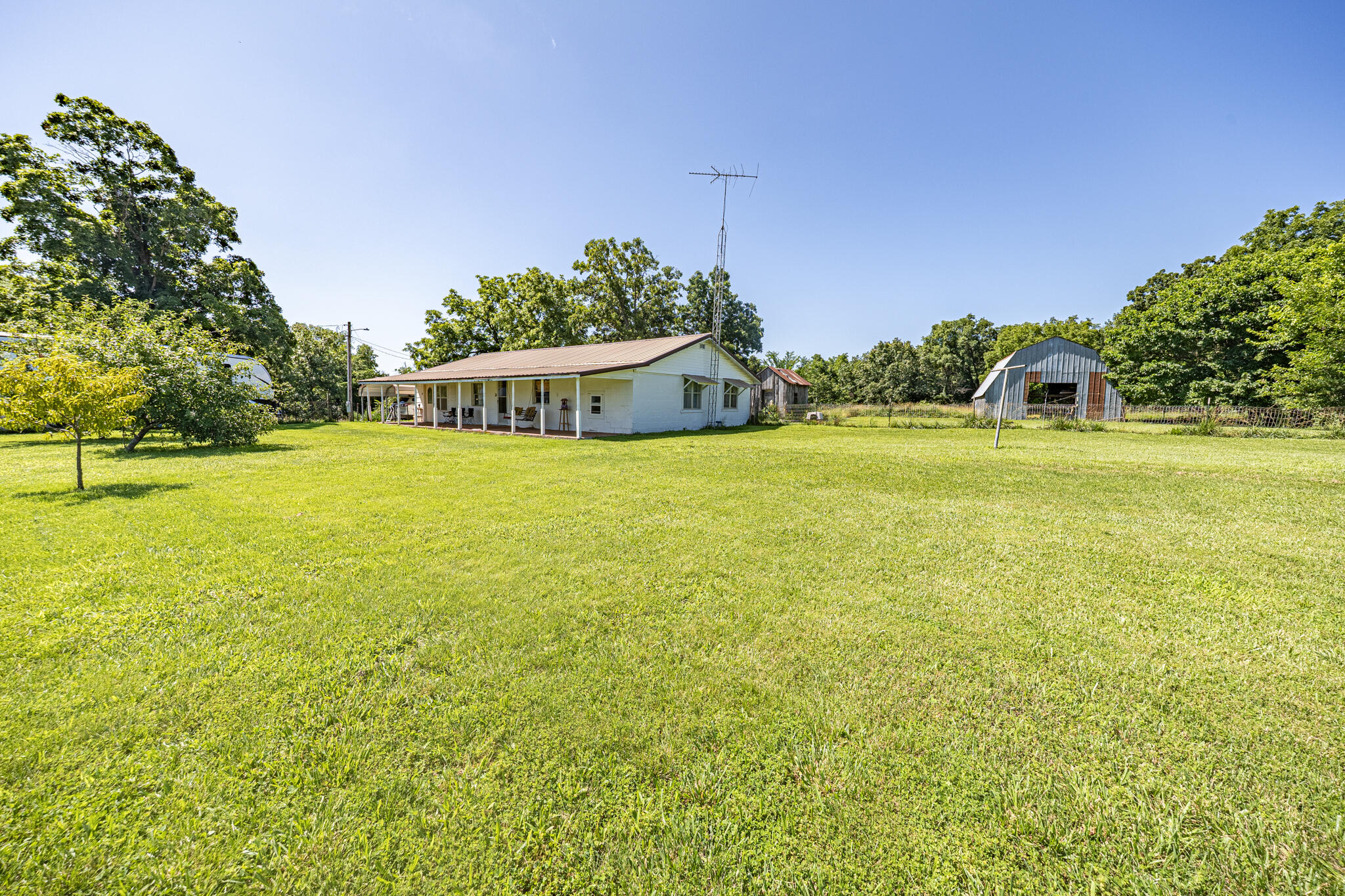 Photo of 11518 Us Highway 65 Cross Timbers MO 65634