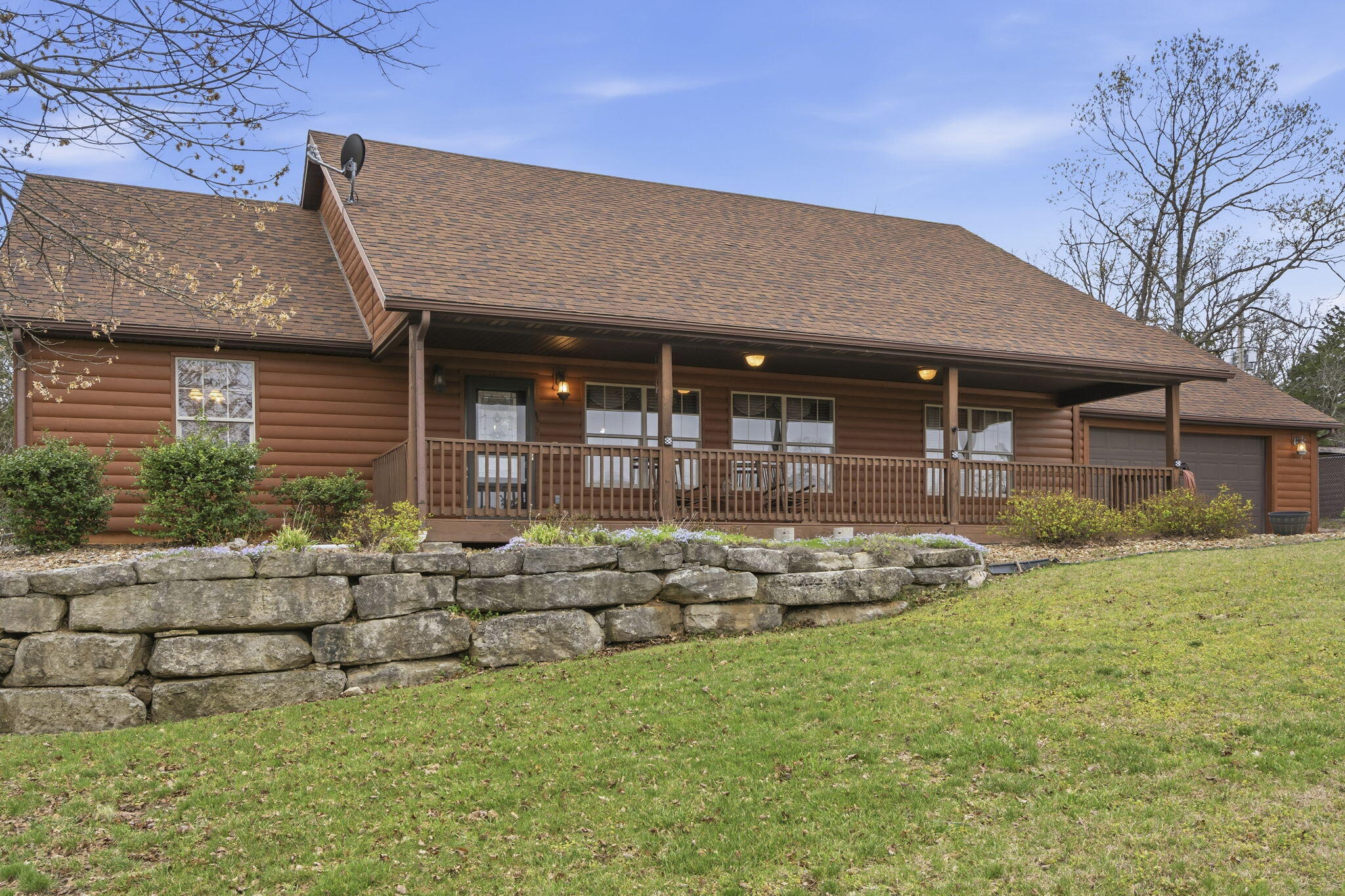 Photo of 431 Pinewoods Village Drive Hollister MO 65672