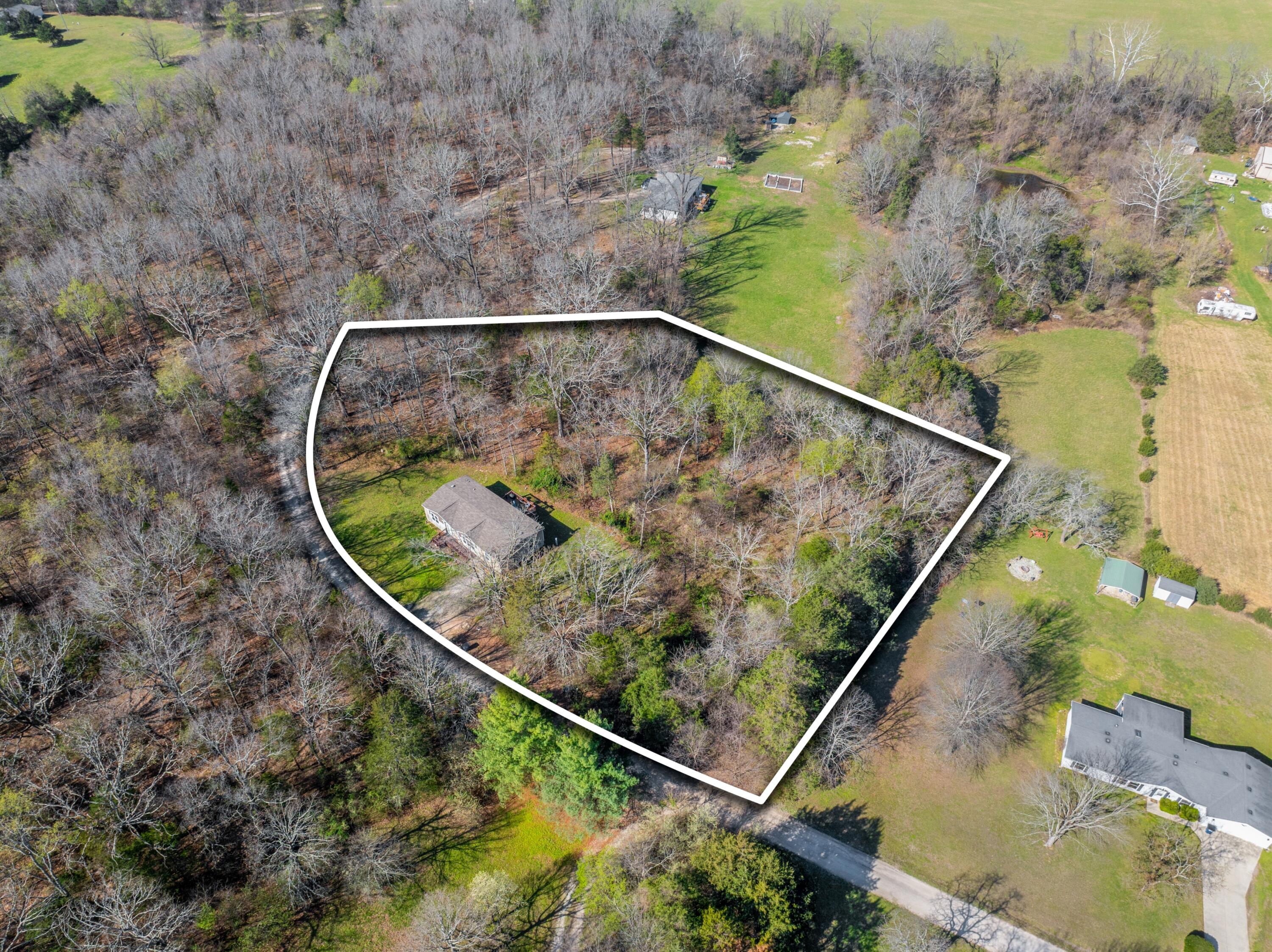 Photo of 200 Lance Wood Drive Kissee Mills MO 65680