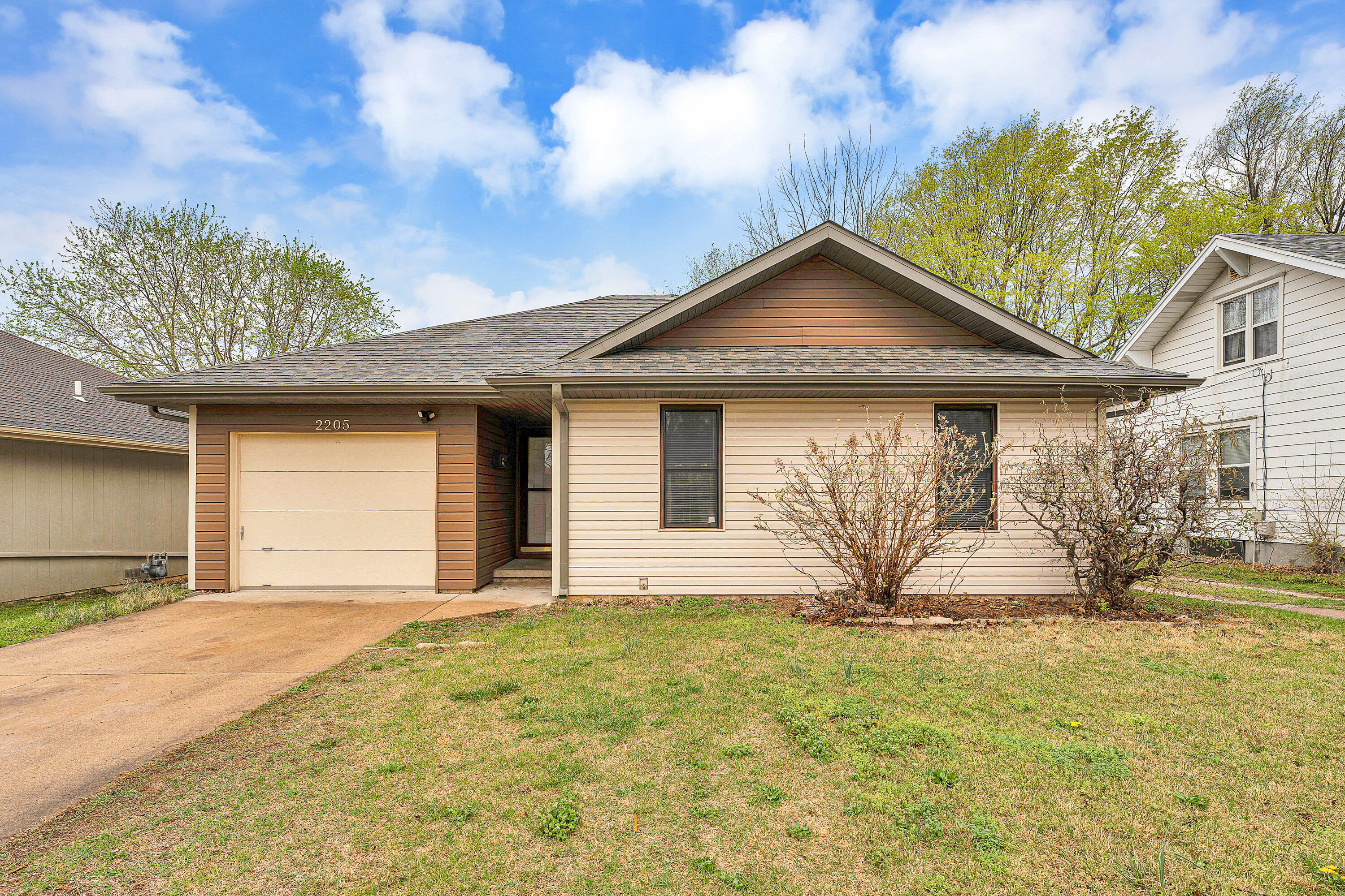 Photo of 2205 N Prospect Avenue Springfield MO 65803
