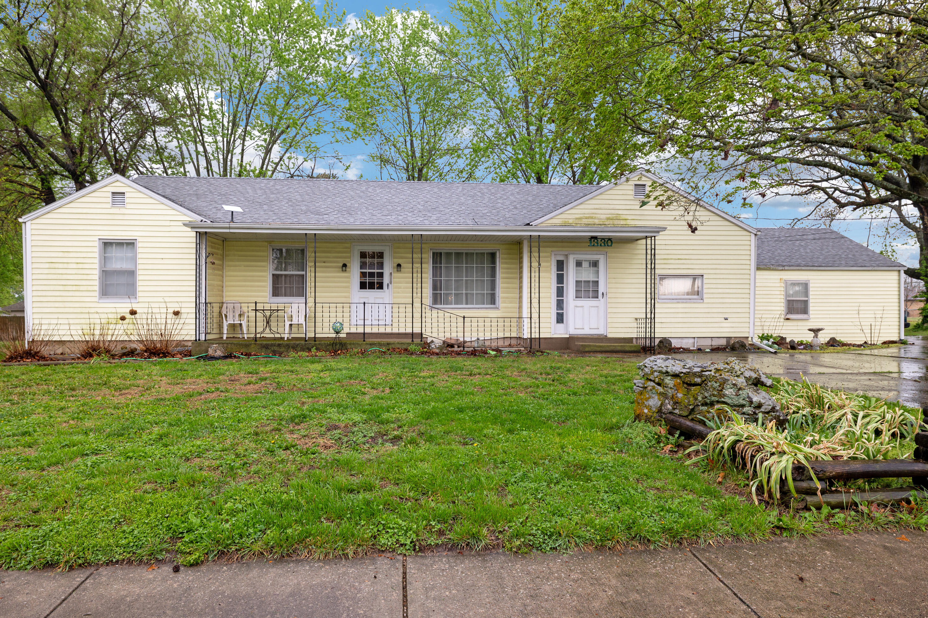 Photo of 1330 E Division Street Bolivar MO 65613