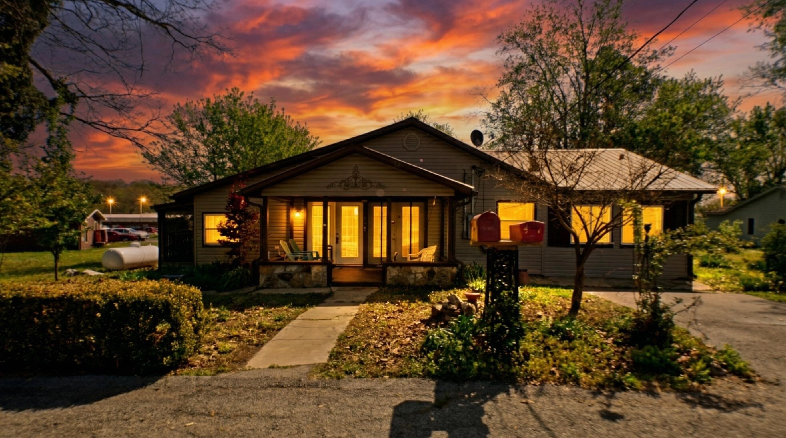 Photo of 510 Carhart Street Alton MO 65606