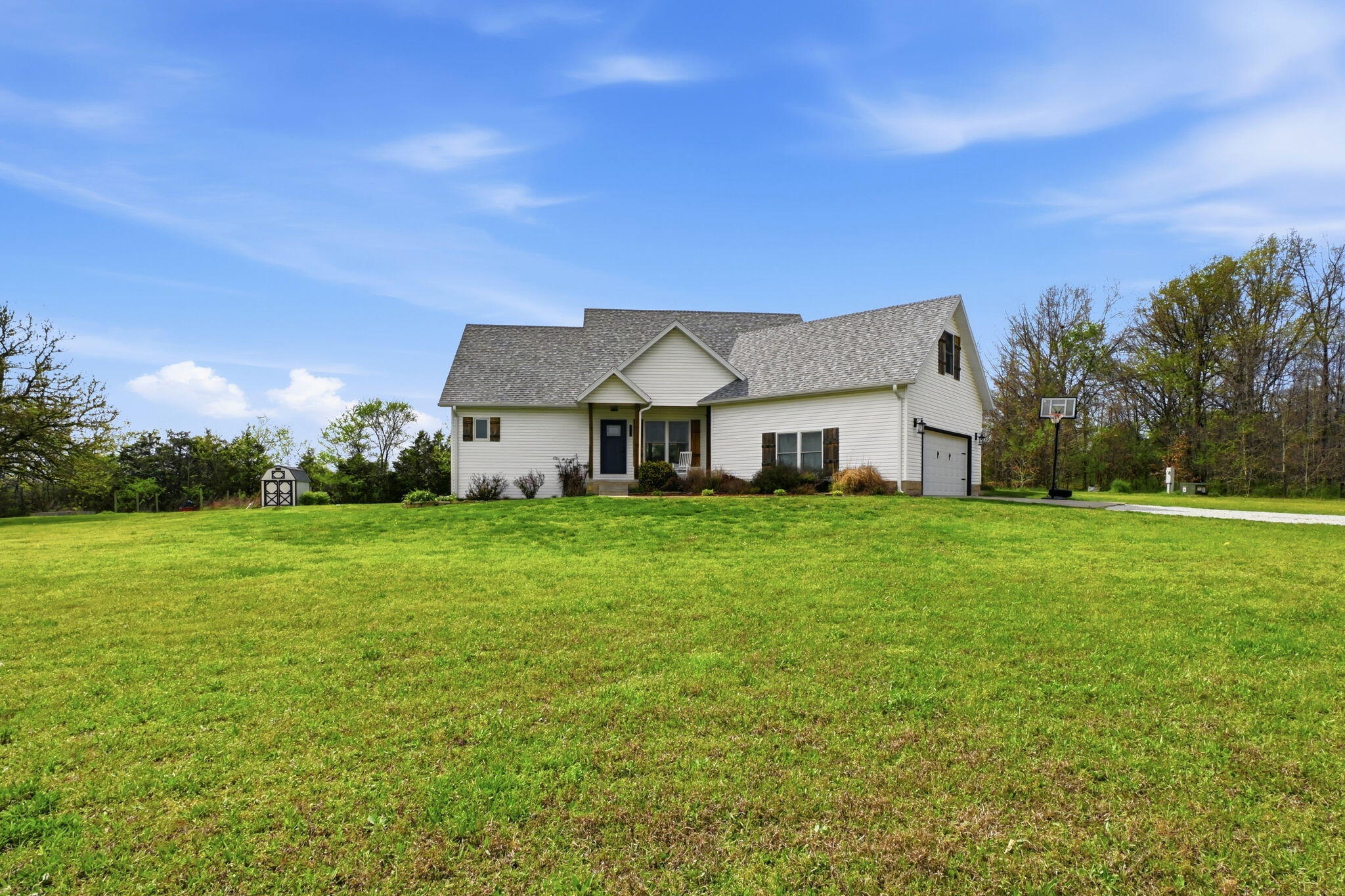 Photo of 1281 E 415th Road Bolivar MO 65613