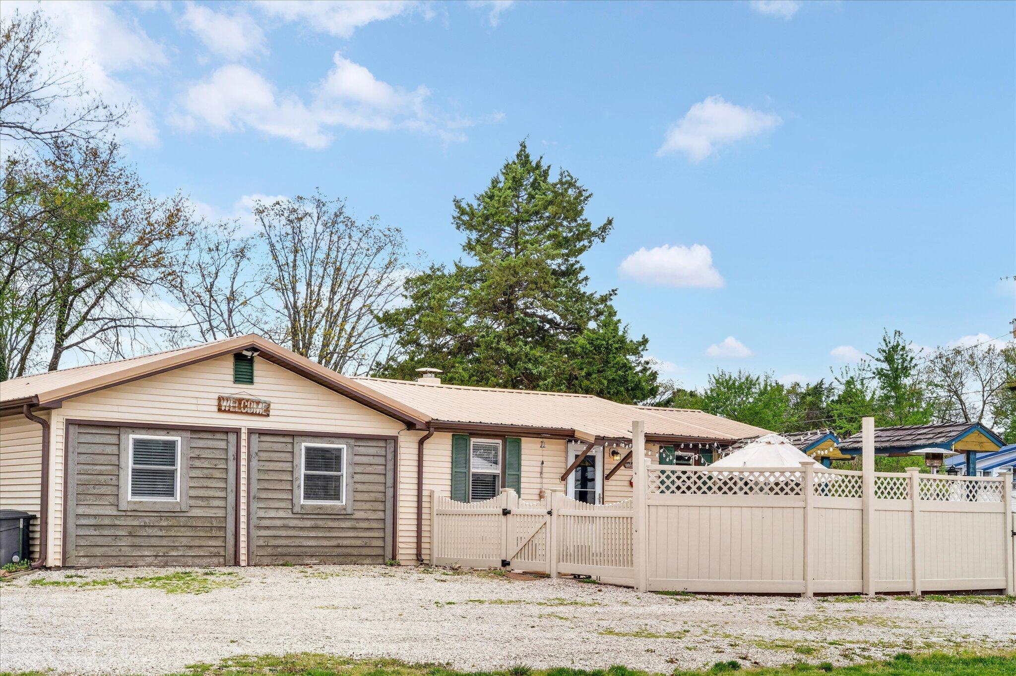 Photo of 22141 County Road 271 Wheatland MO 65779