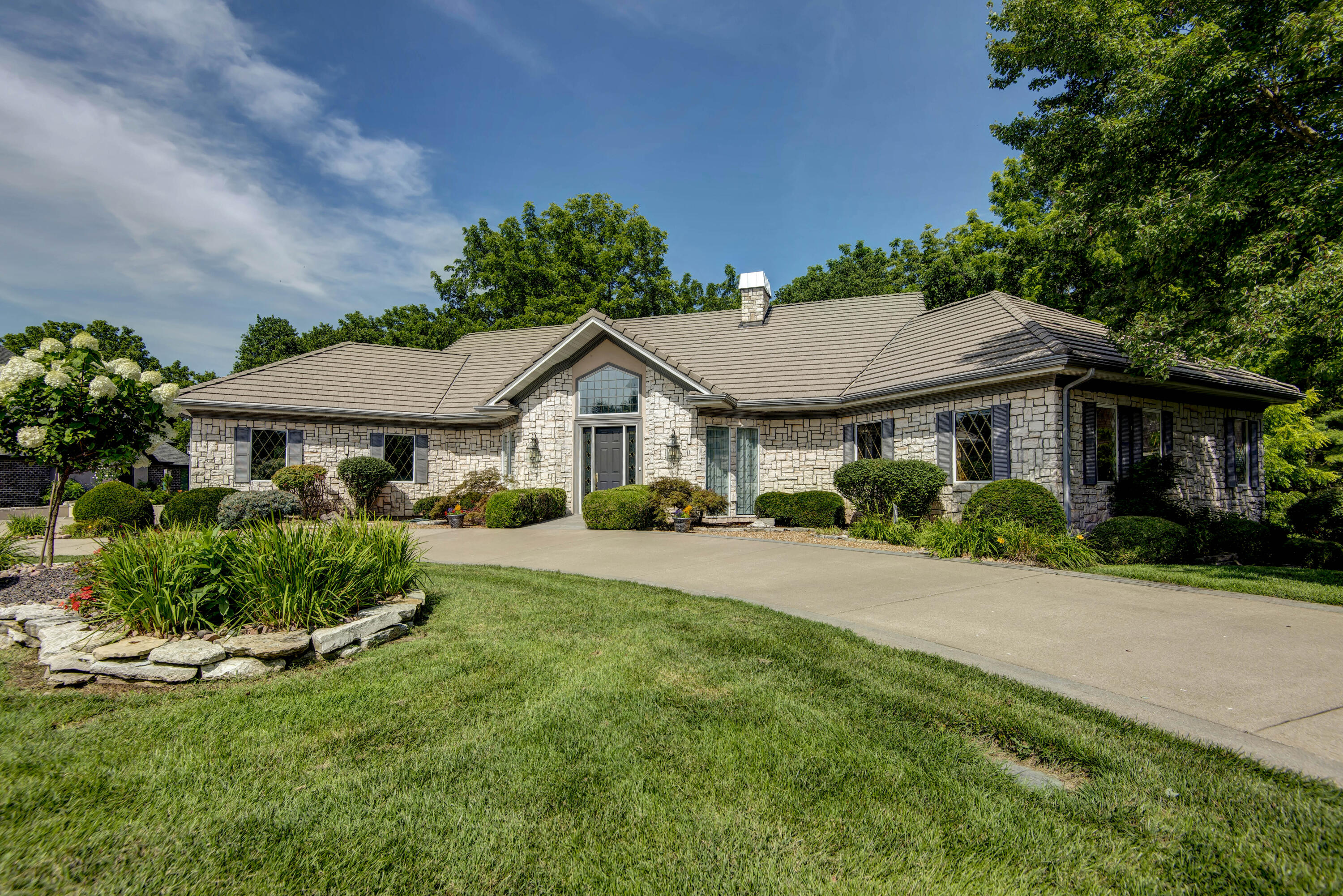 Photo of 458 S Oaks Drive Springfield MO 65809