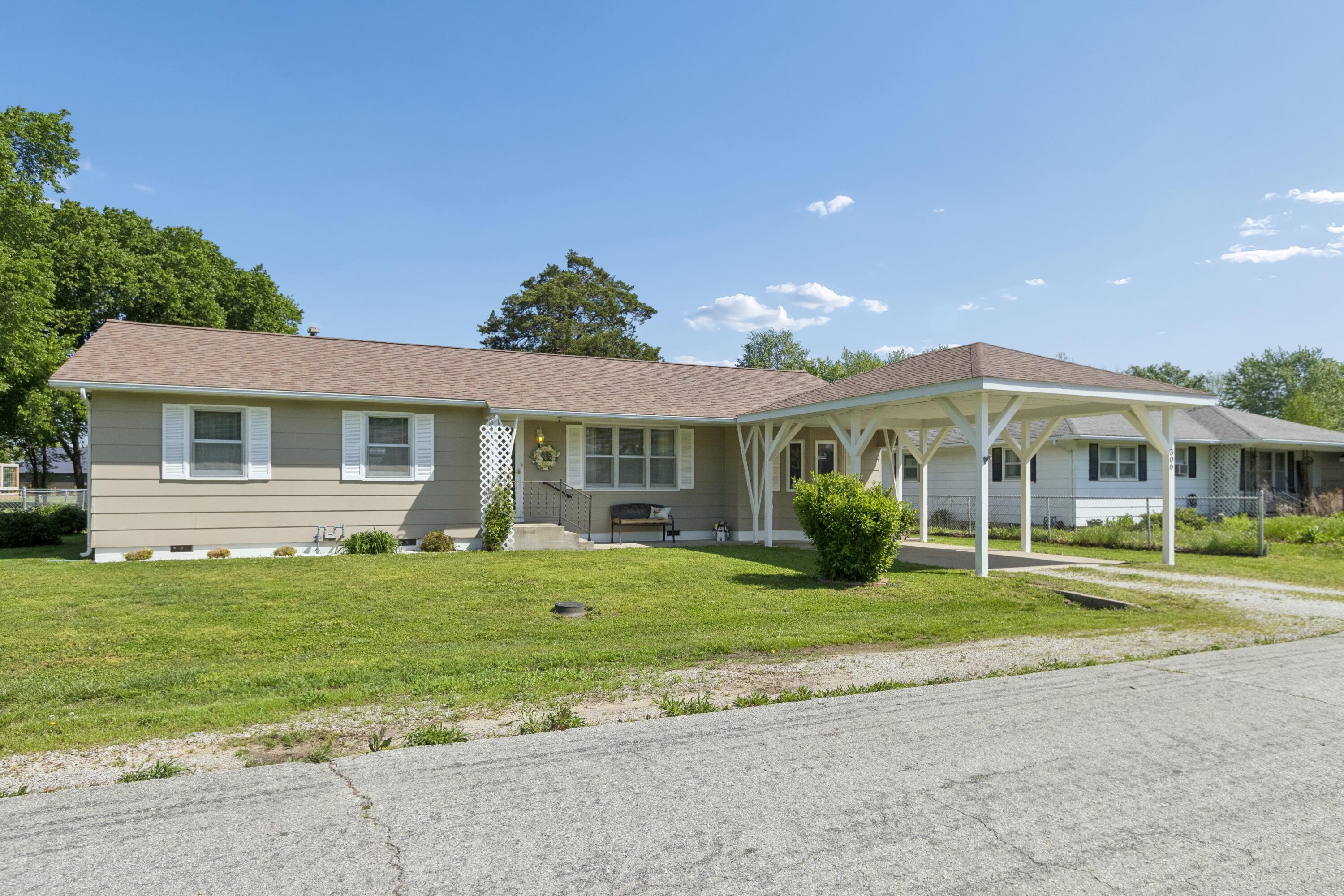 Photo of 306 W 2nd Street Lockwood MO 65682