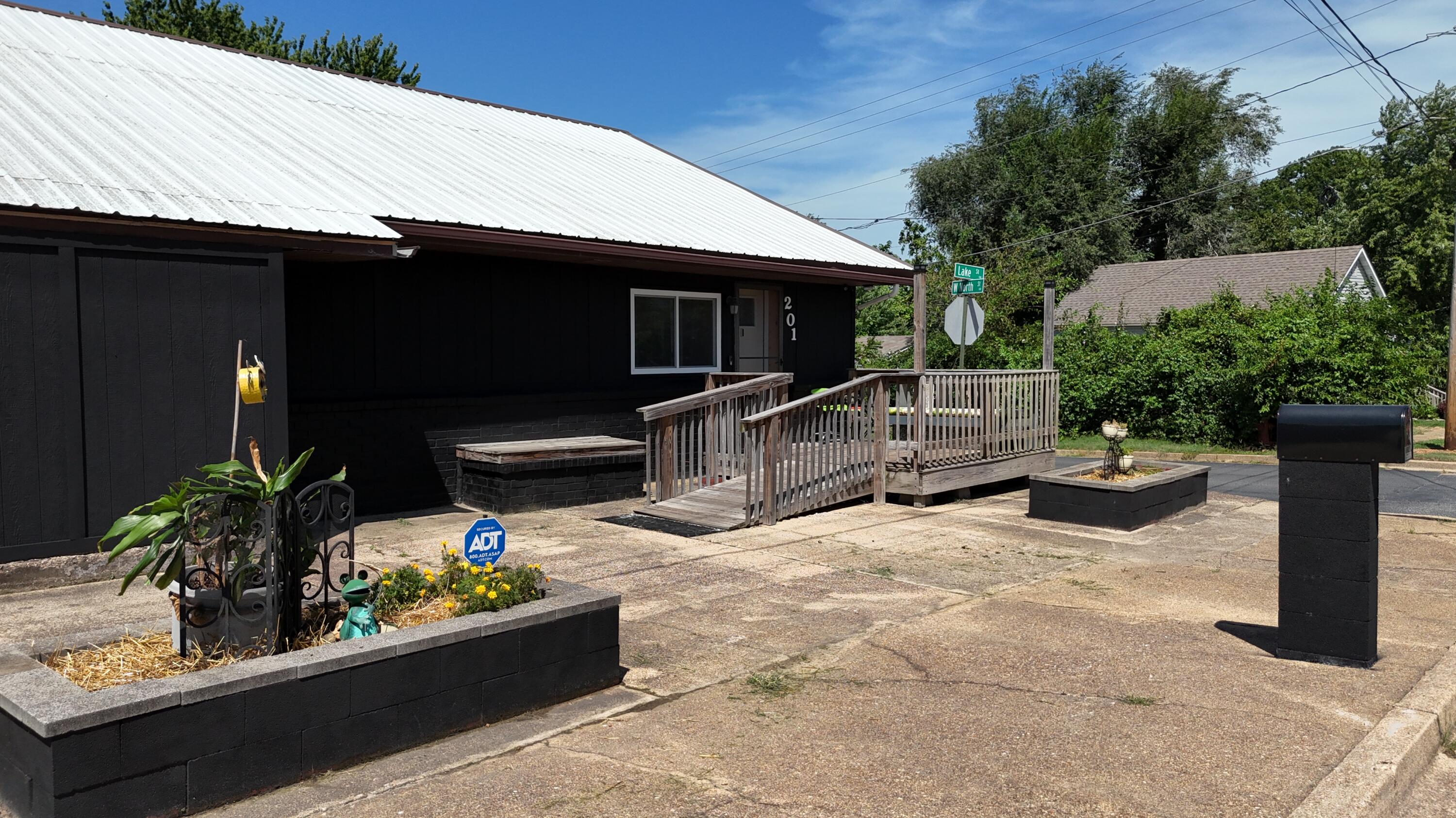 Photo of 201 S Lake Street Mountain Grove MO 65711