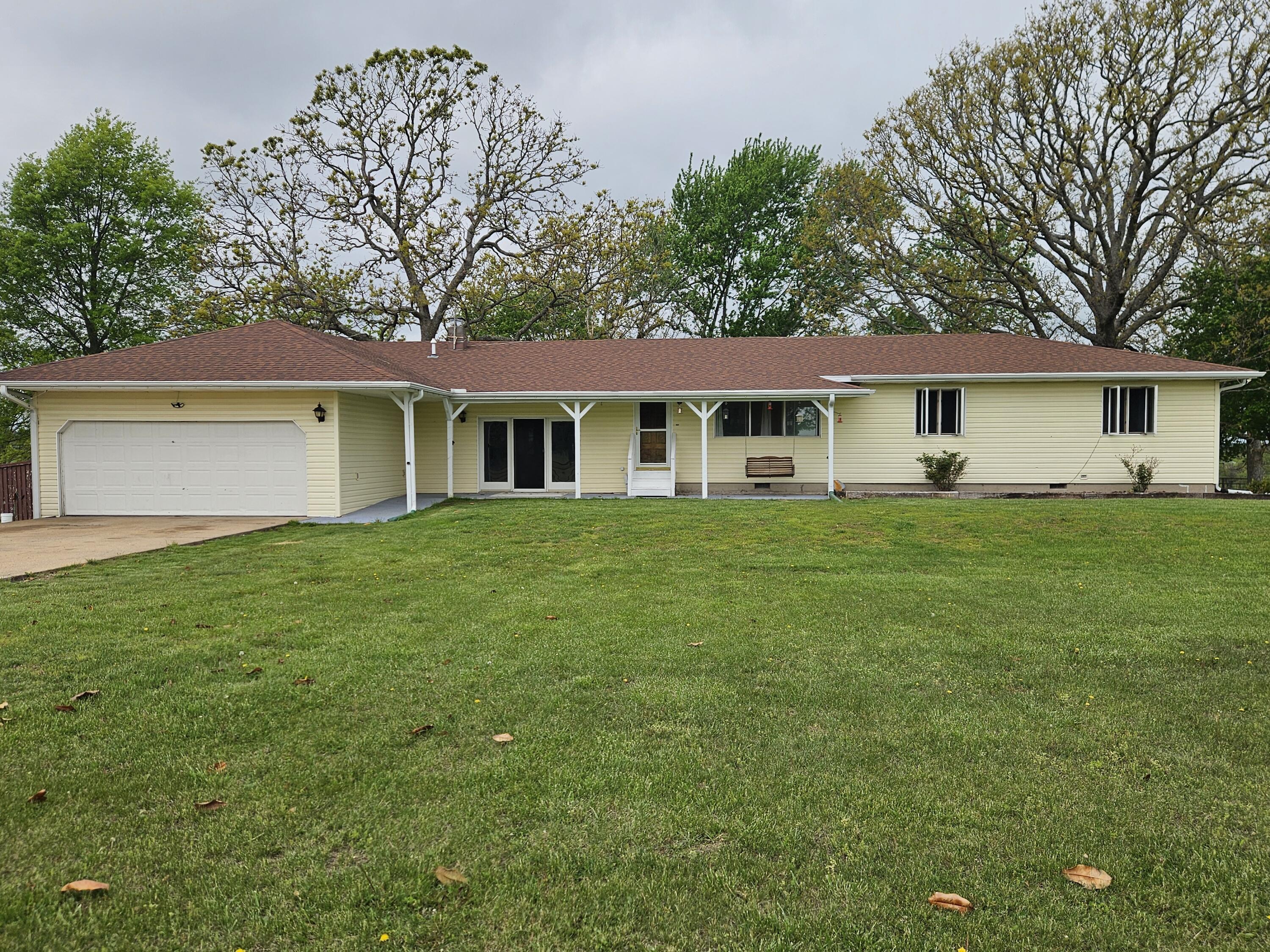 Photo of 10986 Lone Pine Road Mountain Grove MO 65711
