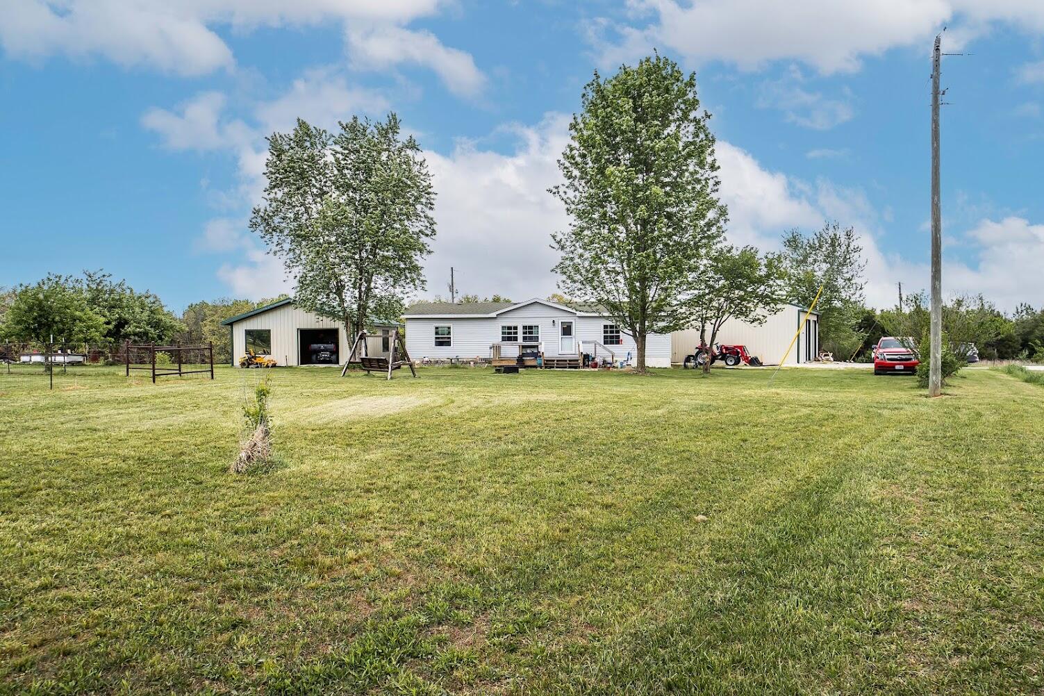 Photo of 163 Country Meadows Drive Seymour MO 65746