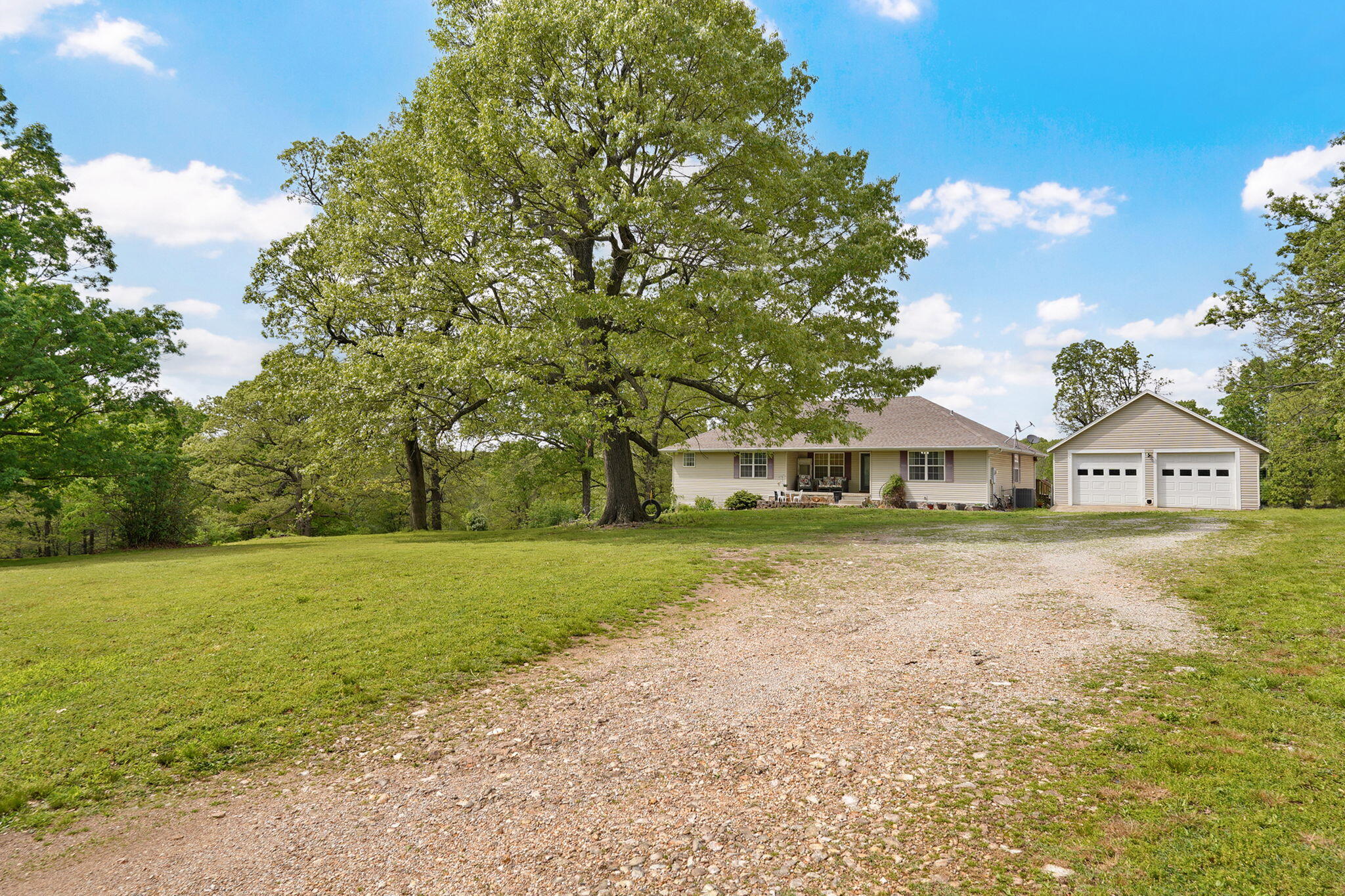 Photo of 10614 Lawrence 2120 Mt Vernon MO 65712