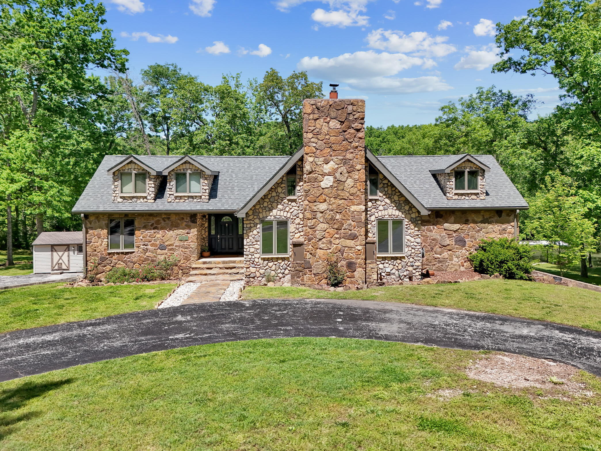 Photo of 4912 S Deer Run Loop Carthage MO 64836