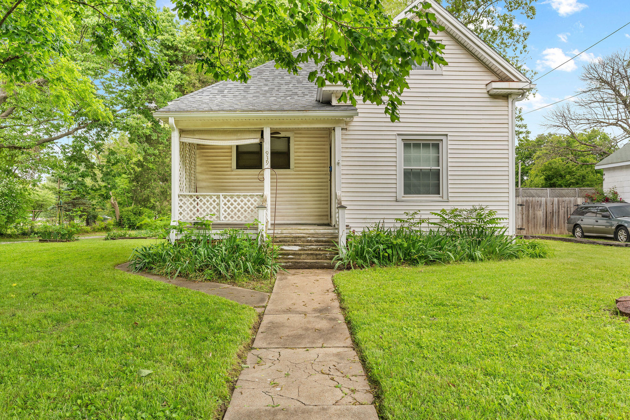 Photo of 939 S Missouri Avenue Springfield MO 65806