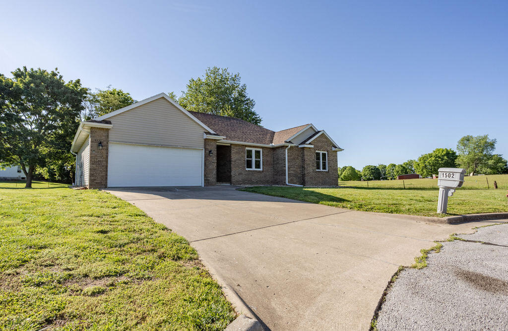 Photo of 1502 S 17th Avenue Ozark MO 65721
