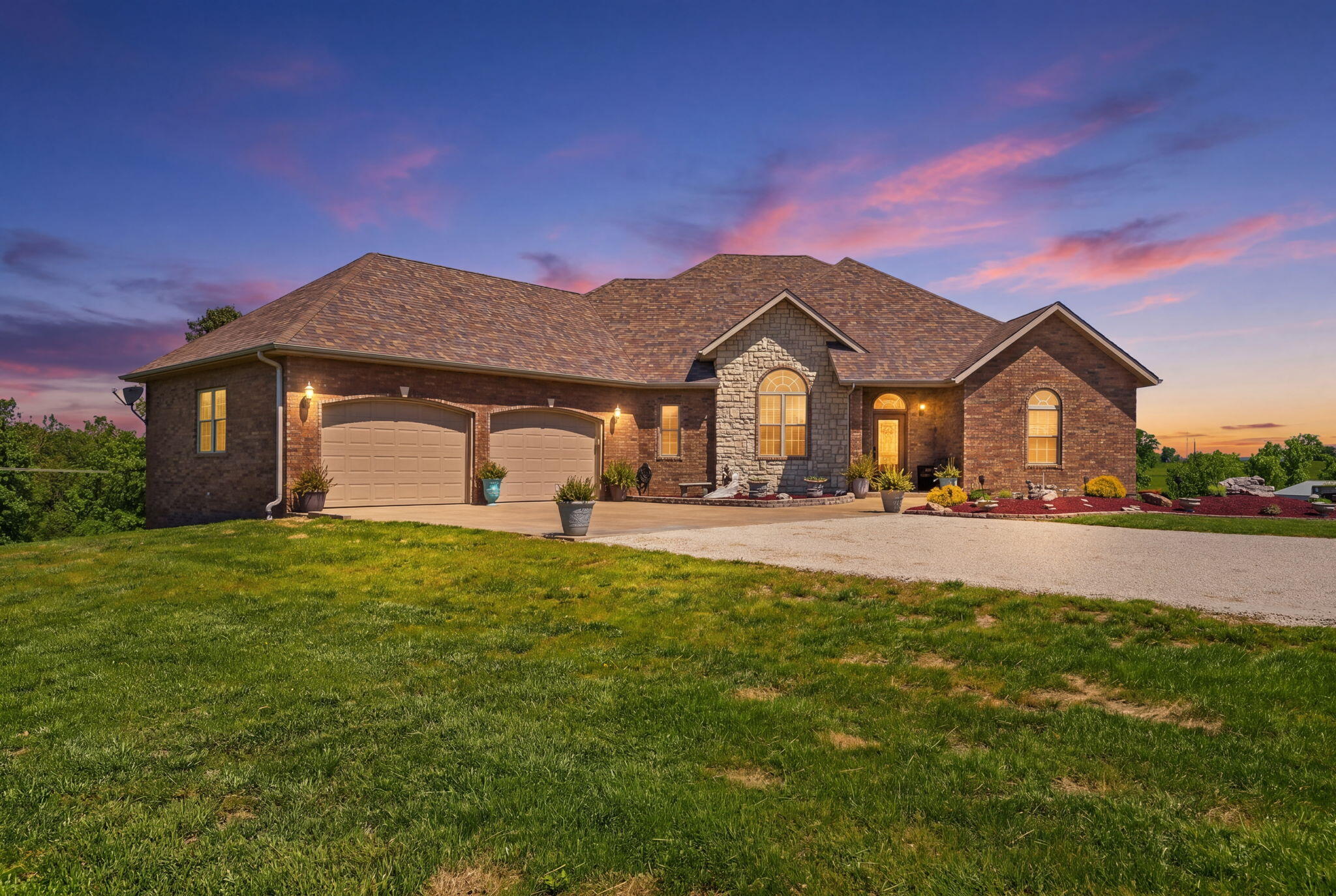 Photo of 11285 Oak Hill Lane Mountain Grove MO 65711