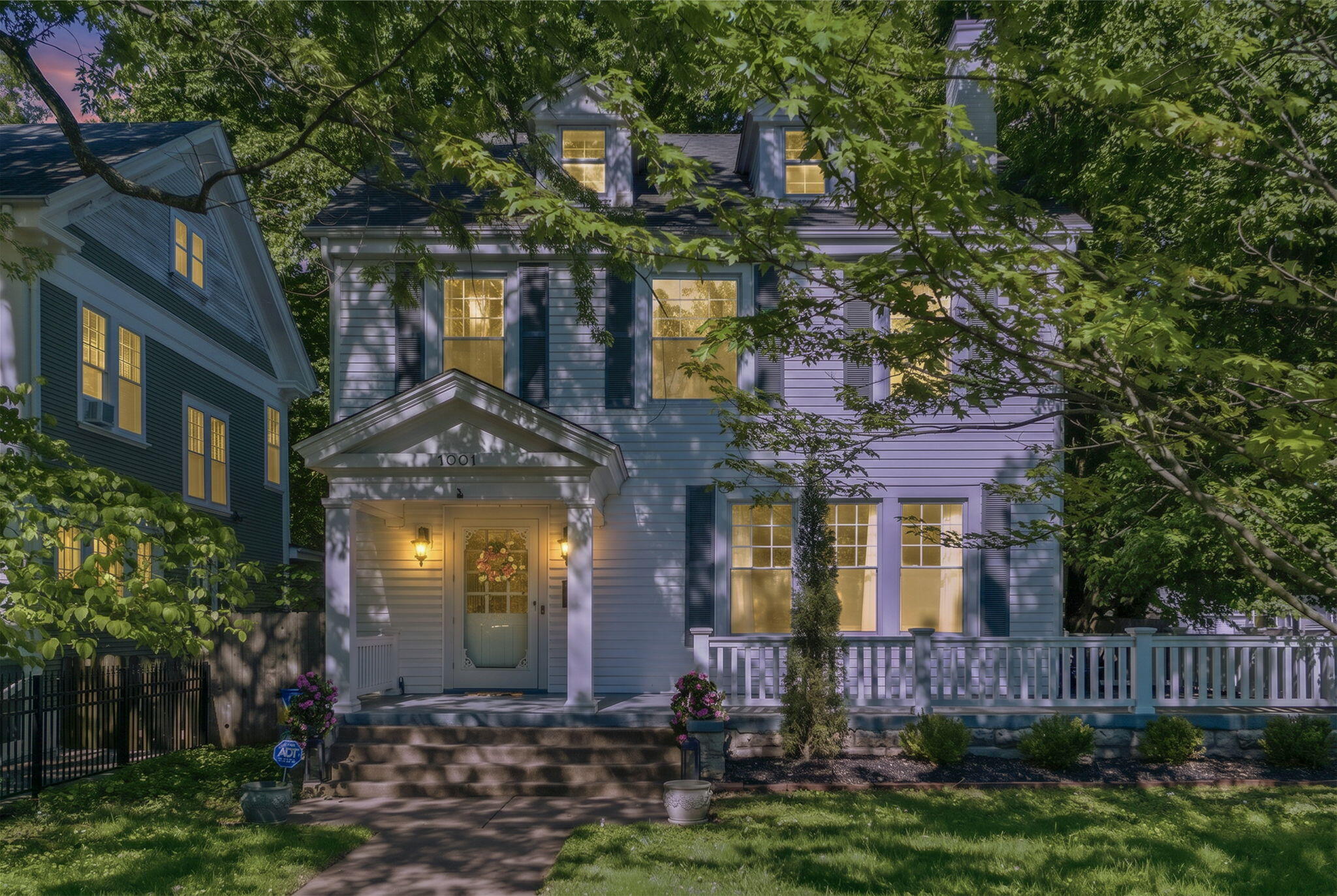 Photo of 1001 S Pickwick Avenue Springfield MO 65804