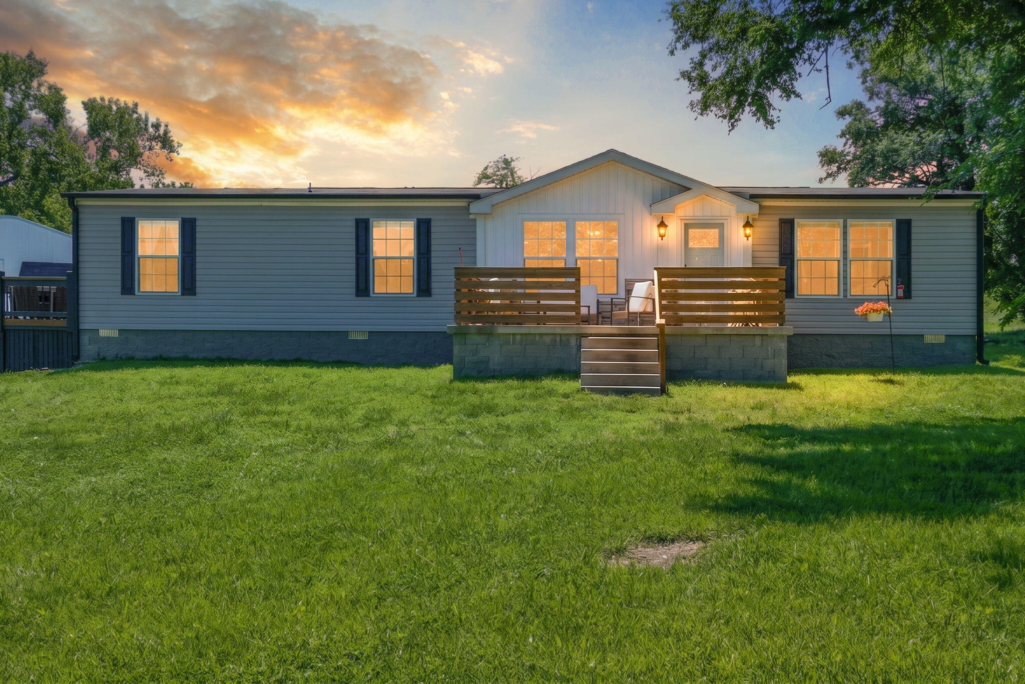 Photo of 19104 County Road 12 Wheatland MO 65779