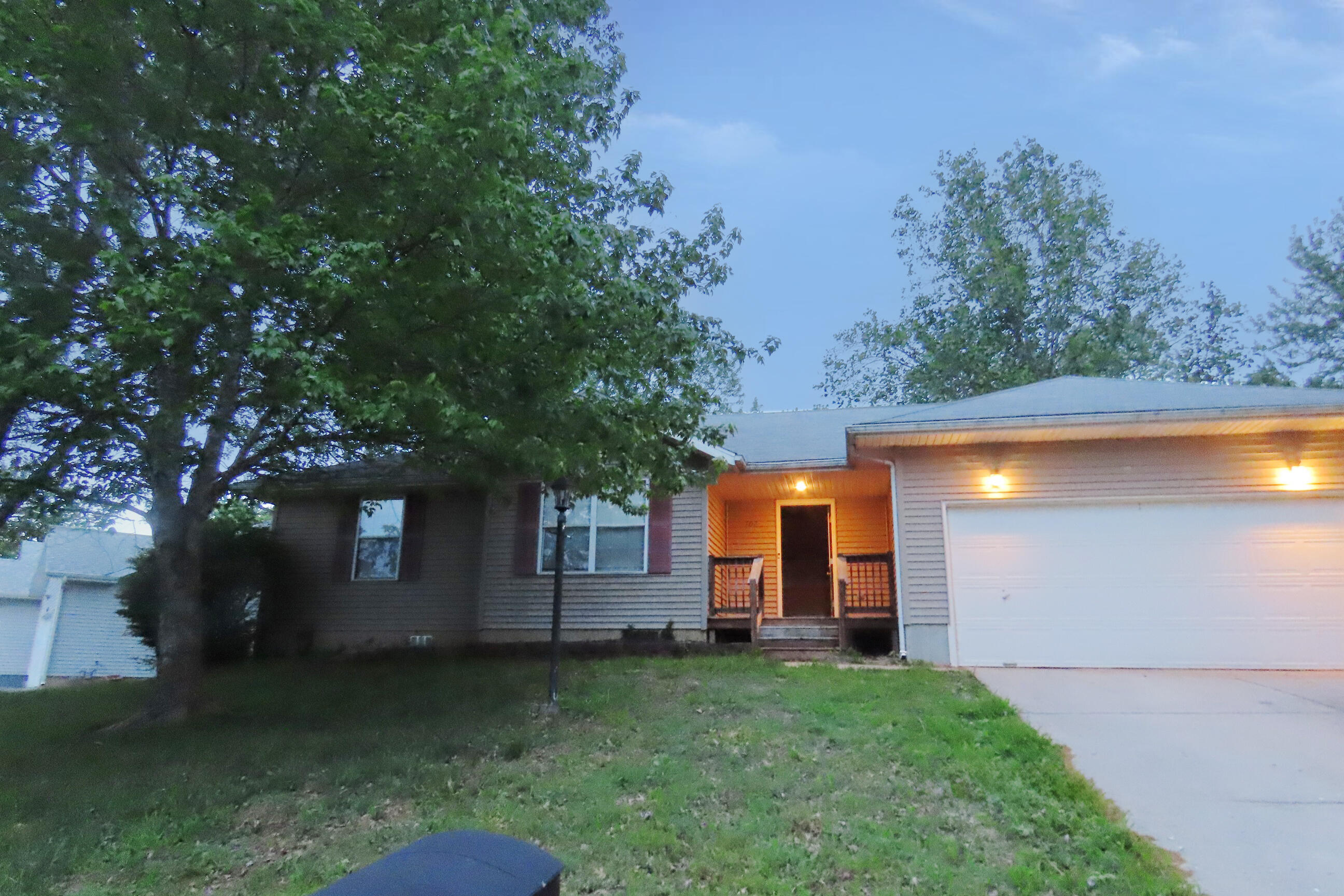 Photo of 702 W Eagle Street Nixa MO 65714