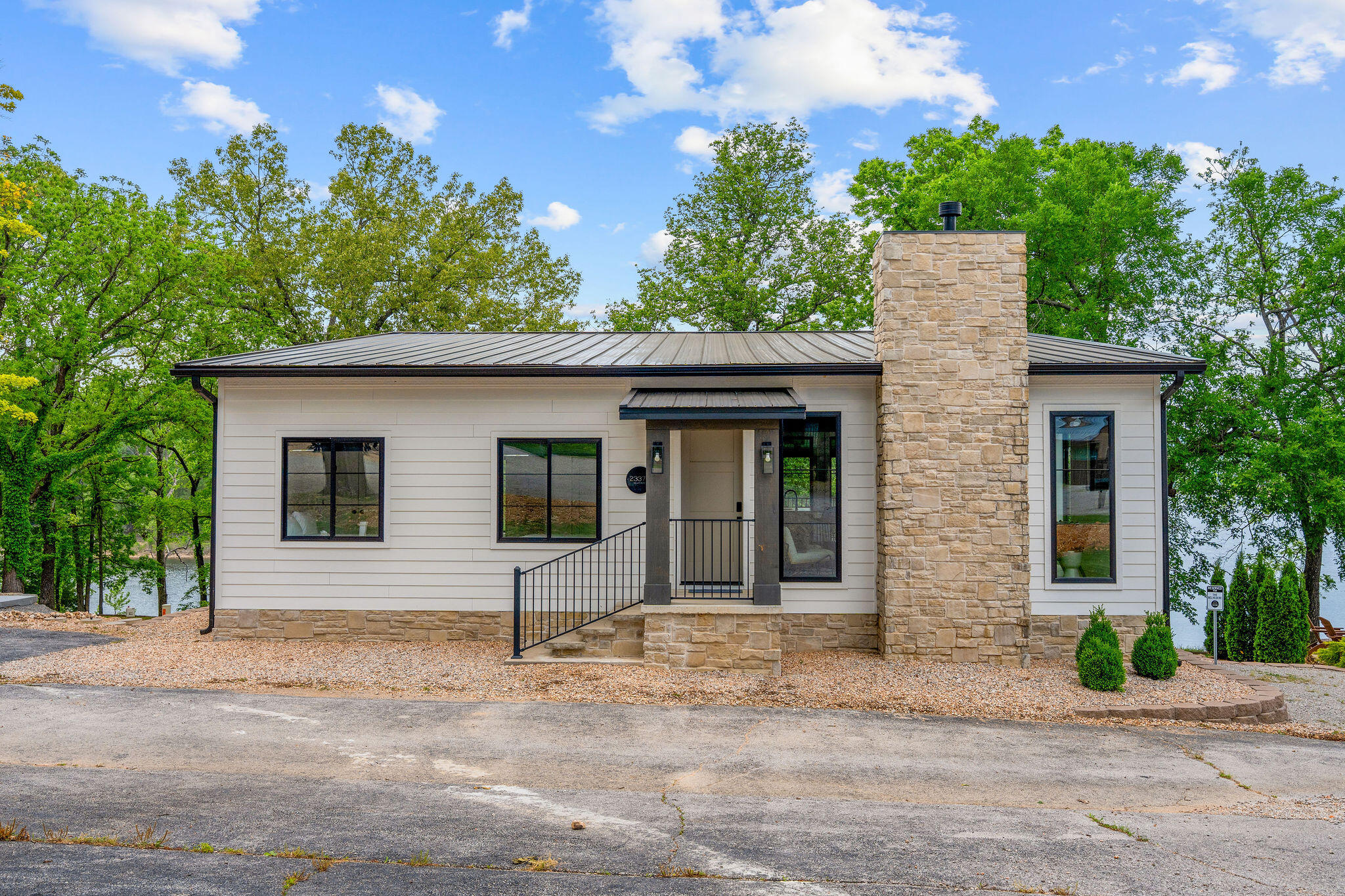 Photo of 23370 Farm Road 1255 Shell Knob MO 65747