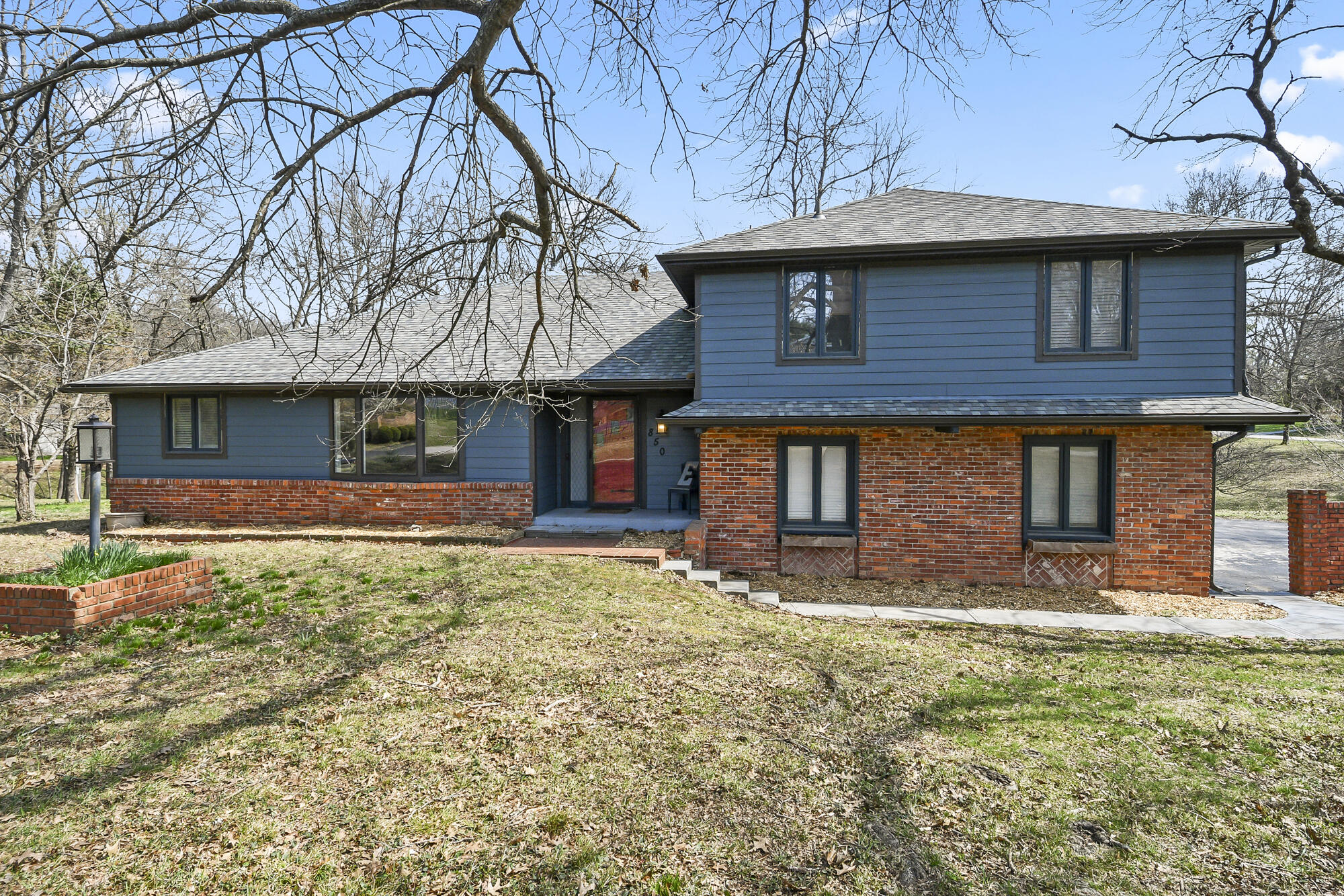 Photo of 850 S Mumford Drive Springfield MO 65809