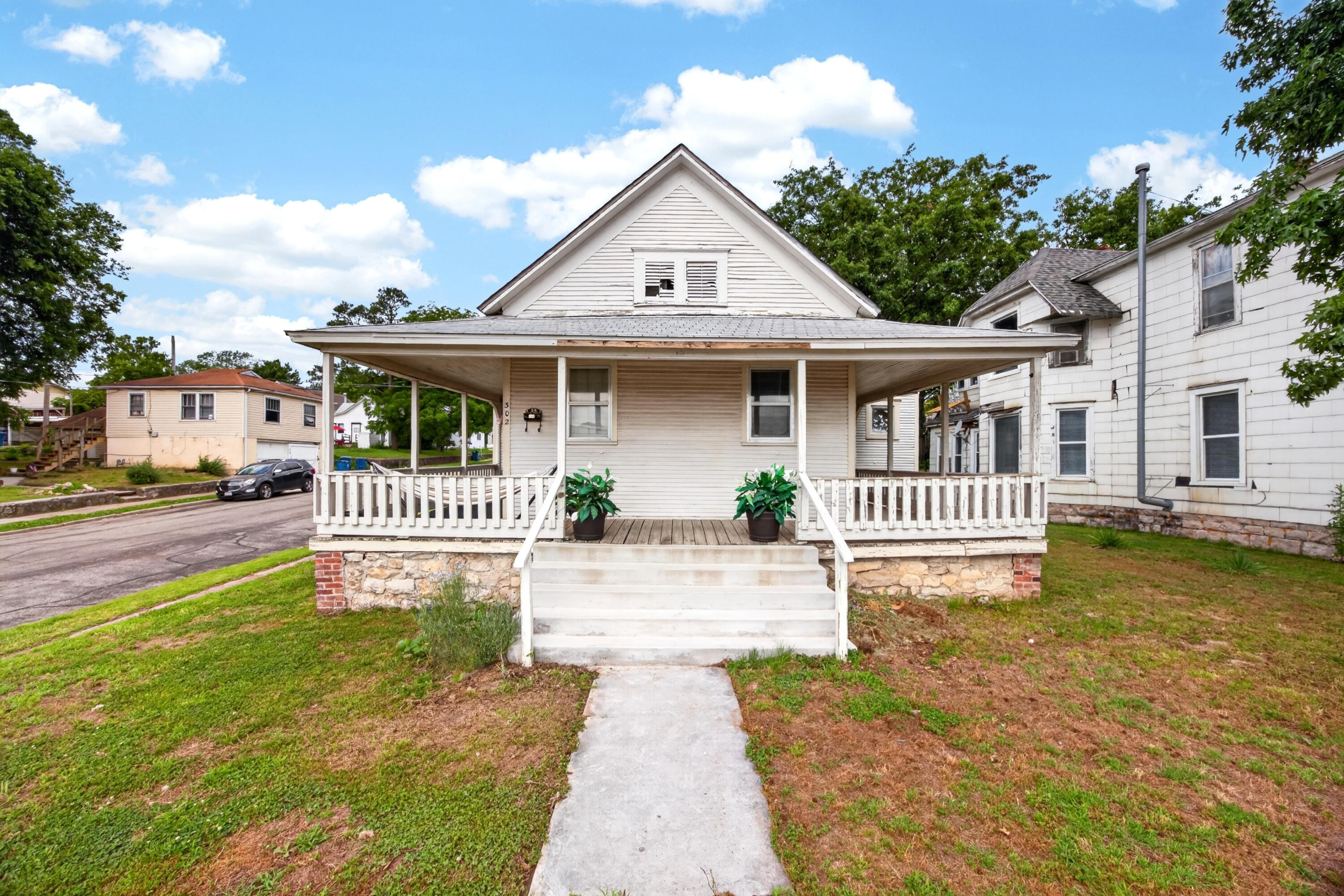 Photo of 302 N Joplin Avenue Joplin MO 64801