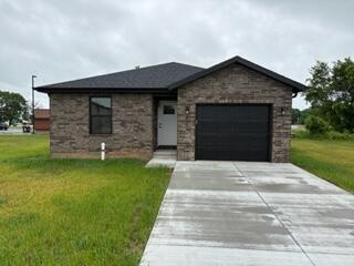 Photo of 412 N Cherokee Trail Clever MO 65631