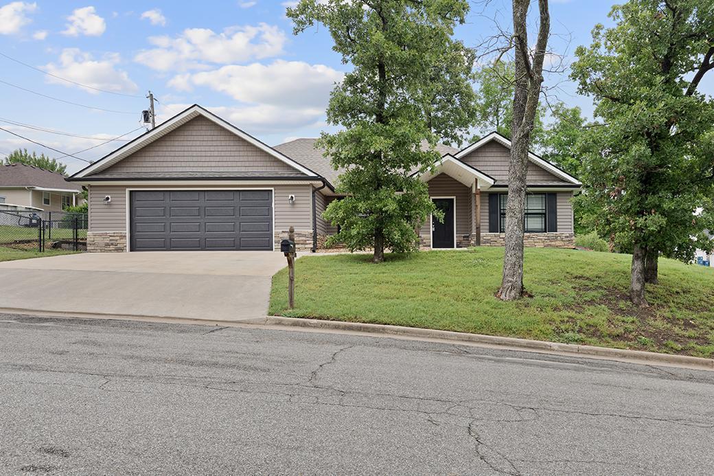 Photo of 415 E 44th Street Joplin MO 64804