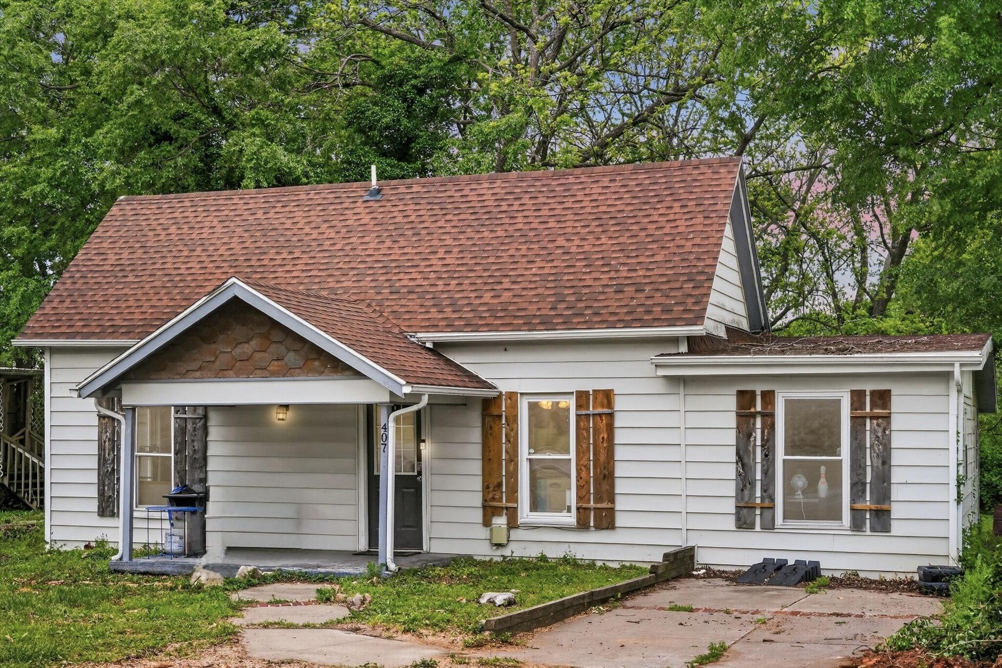 Photo of 407 S Clarke Avenue Clever MO 65631