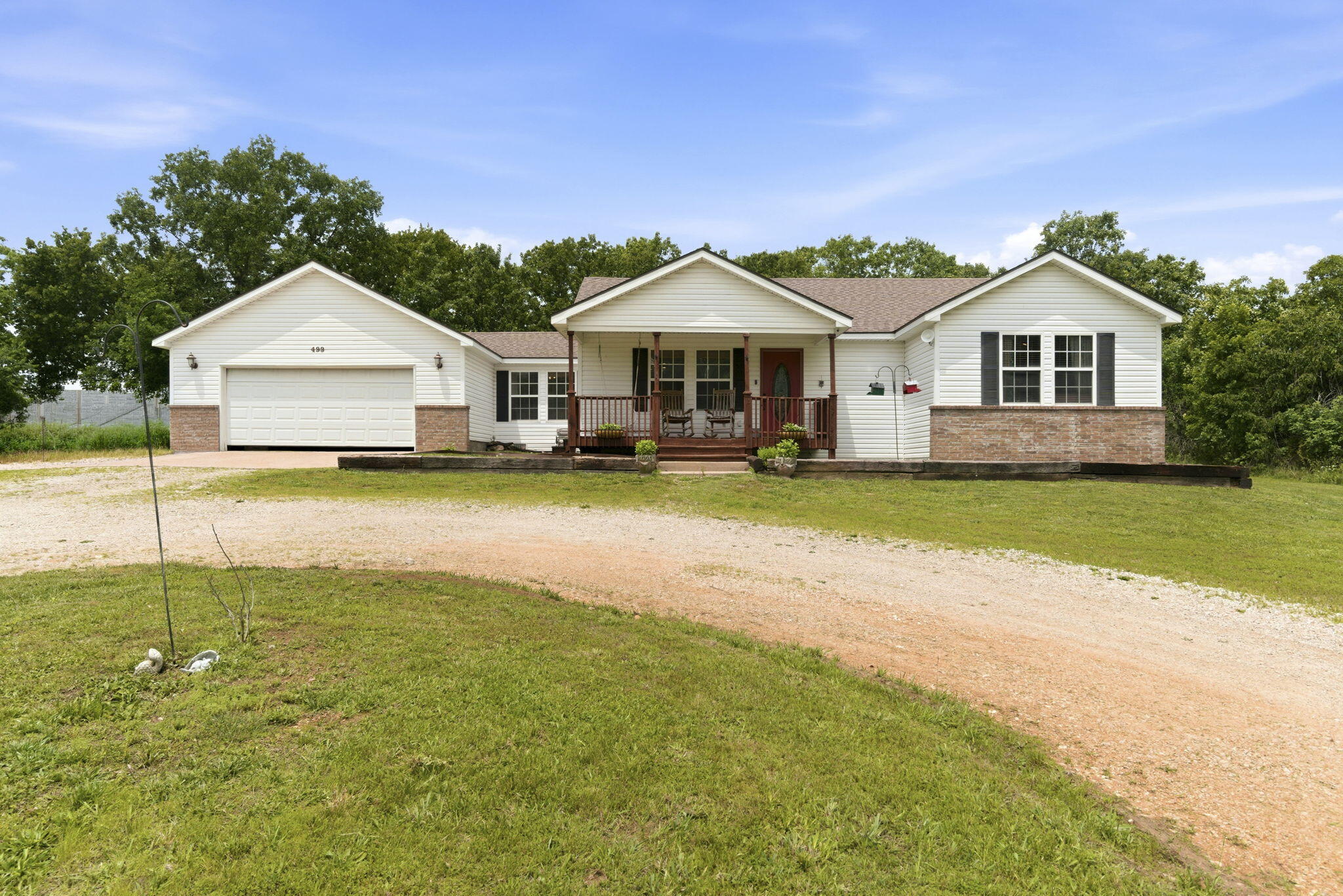 Photo of 499 Community Drive Marshfield MO 65706
