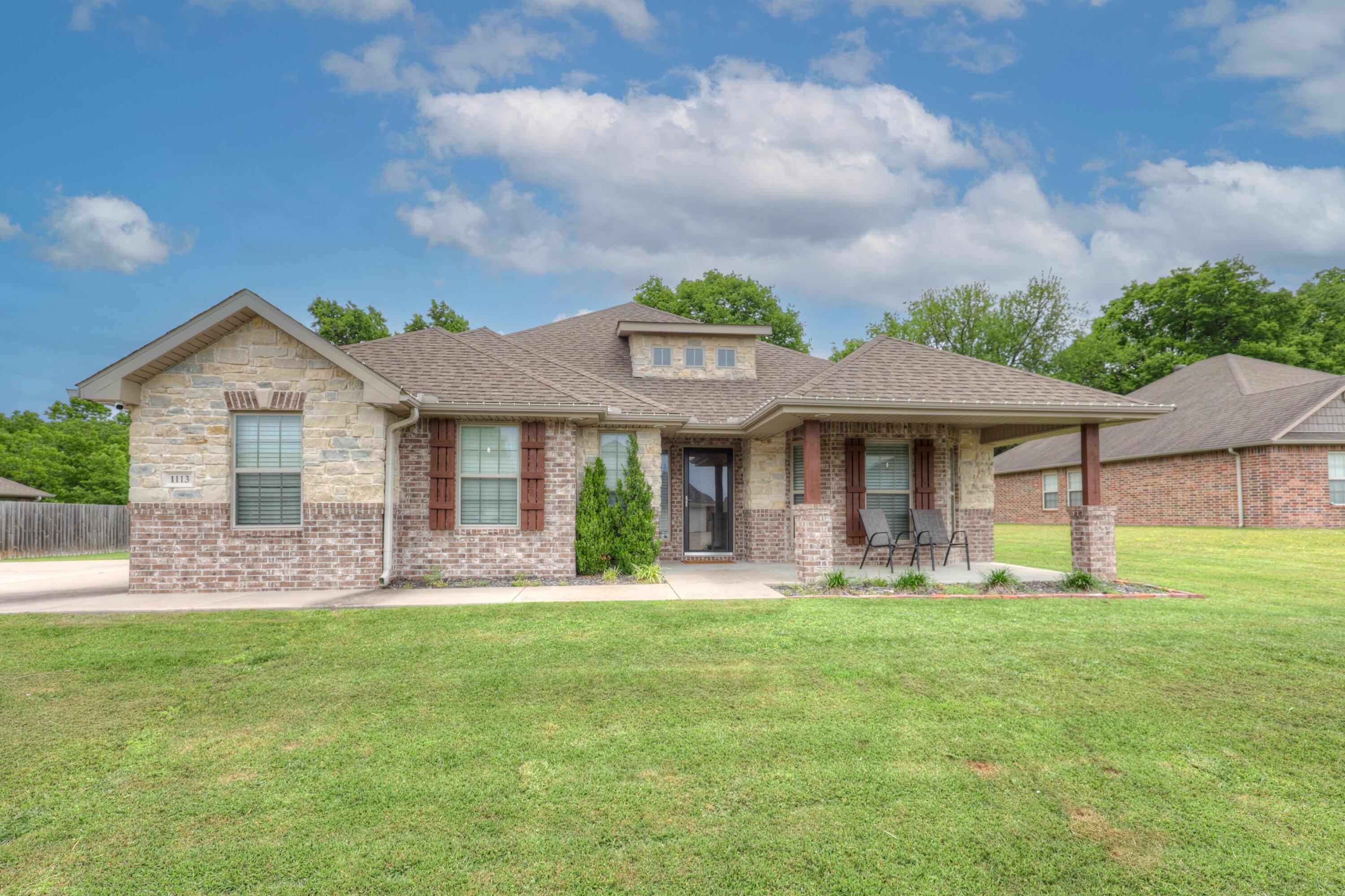 Photo of 1113 Chesterfield Drive Webb City MO 64870