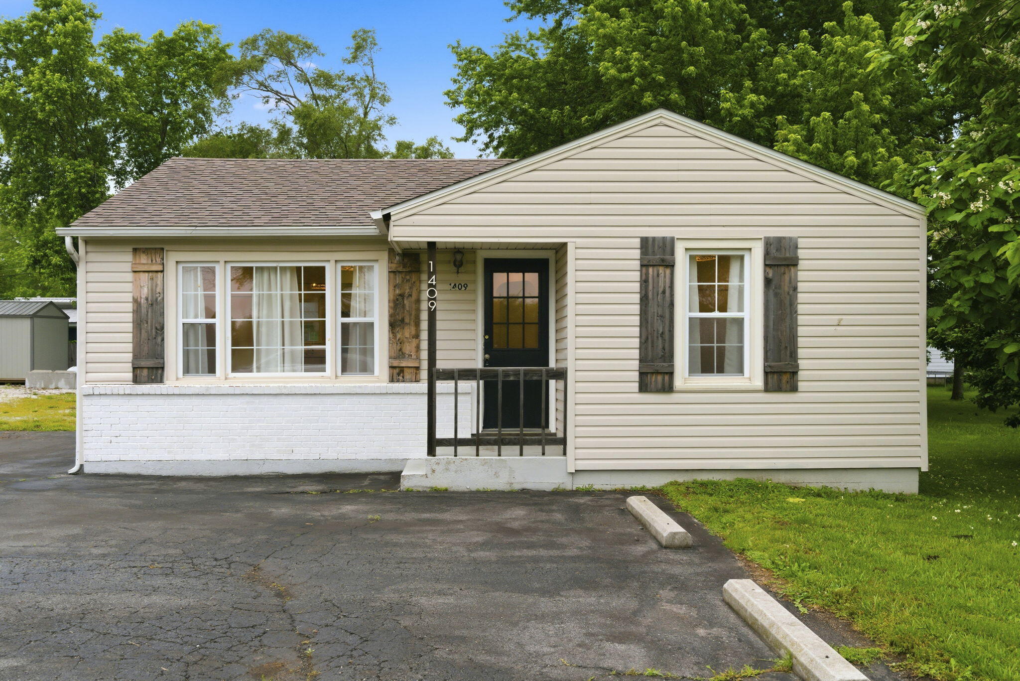 Photo of 1409 W Broadway Street Bolivar MO 65613