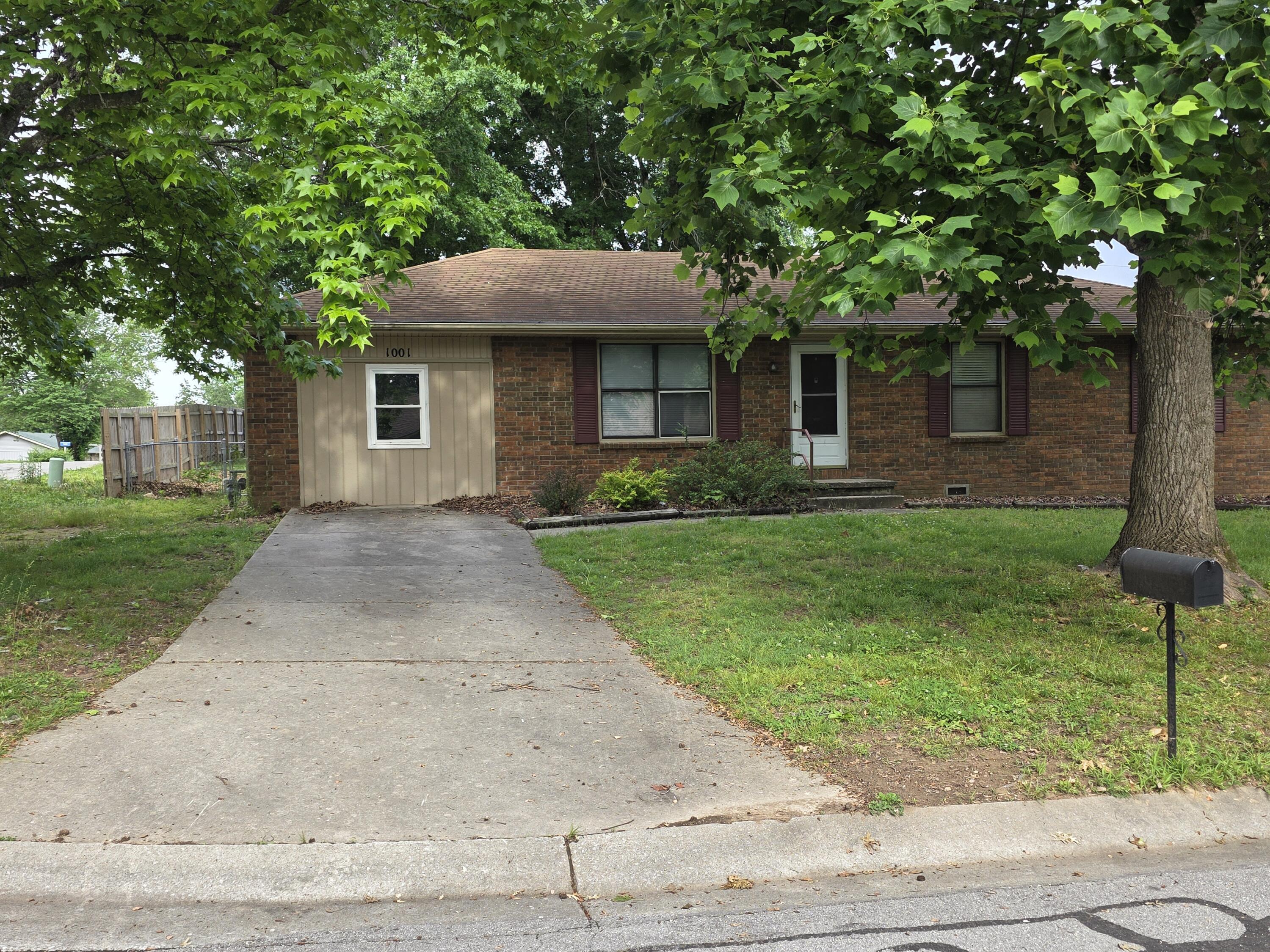 Photo of 1001 N 13th Avenue Ozark MO 65721