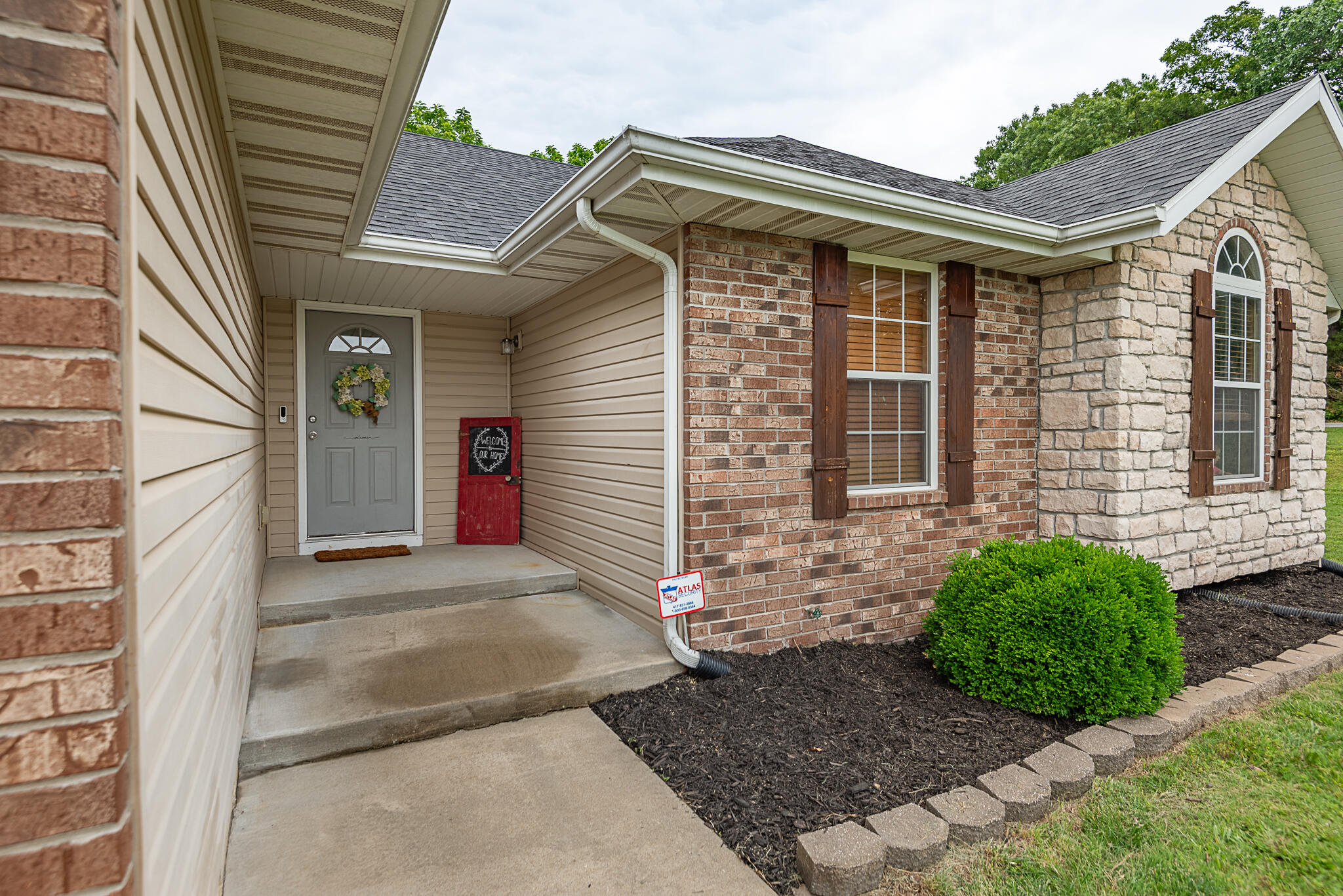 Photo of 1105 W Scenic Hills Drive Nixa MO 65714