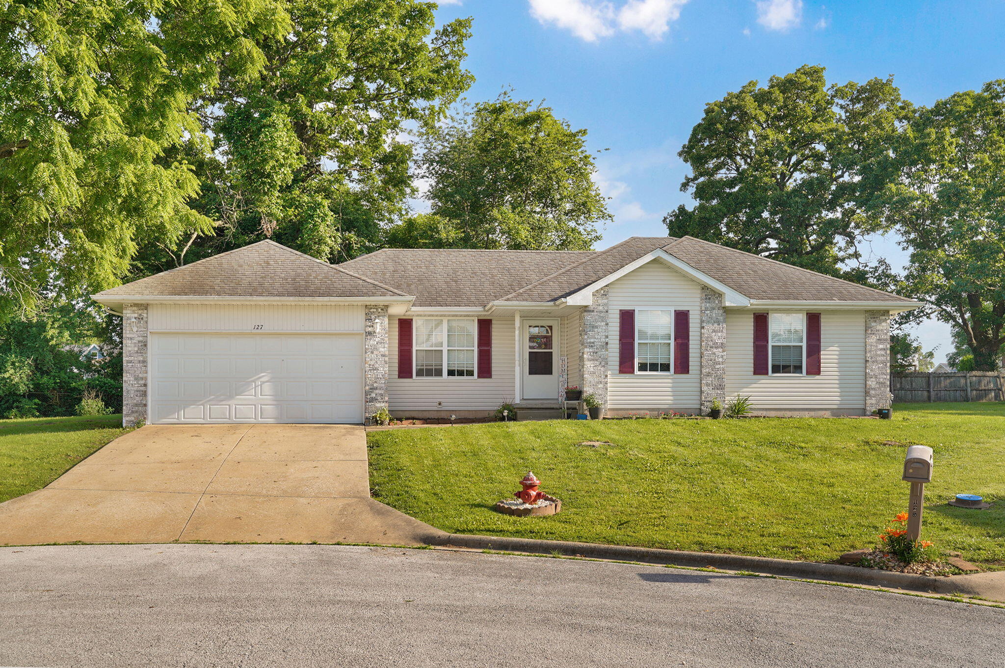 Photo of 127 N Carter Court Clever MO 65631