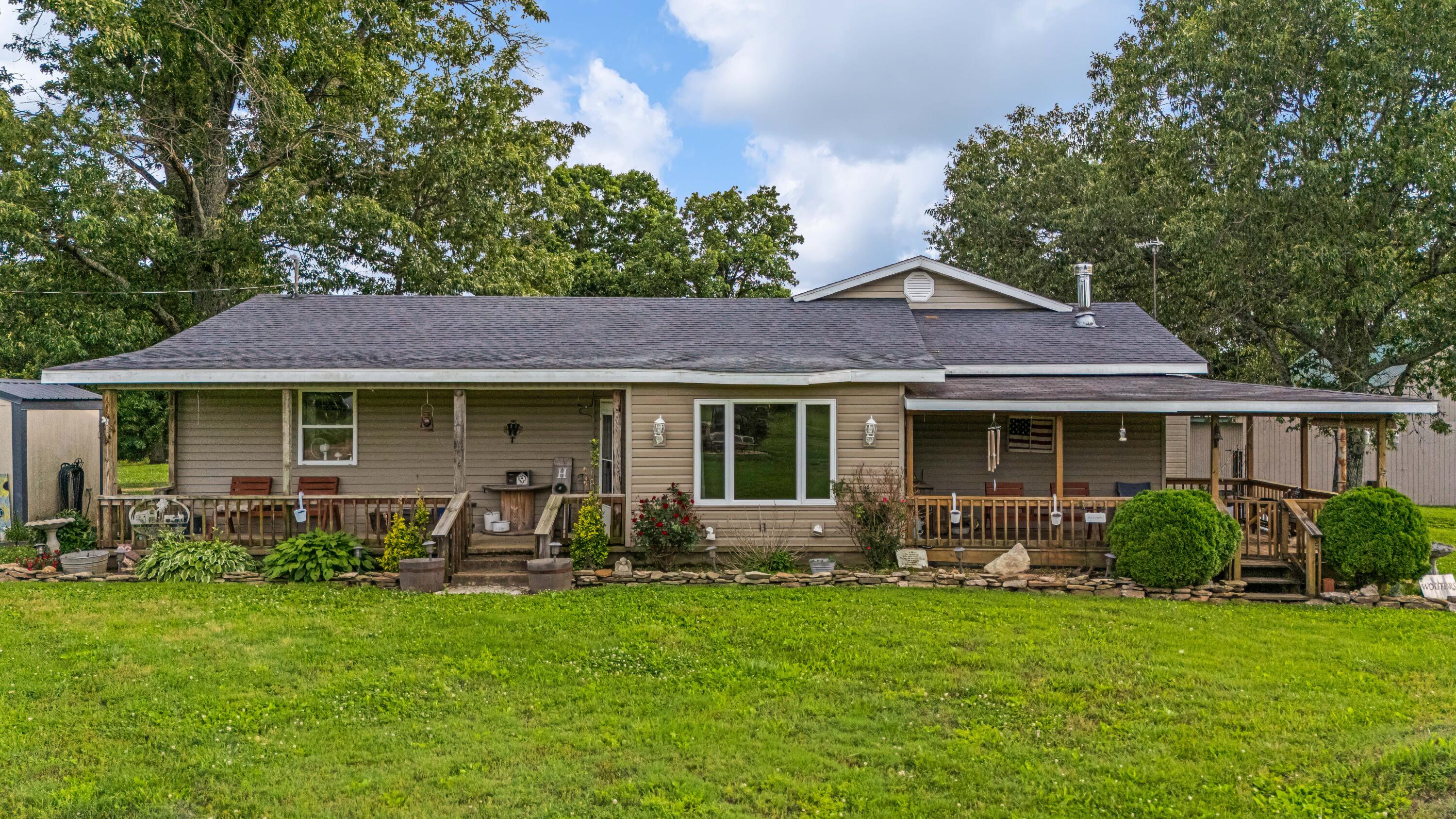 Photo of 695 County Road 542 Caulfield MO 65626