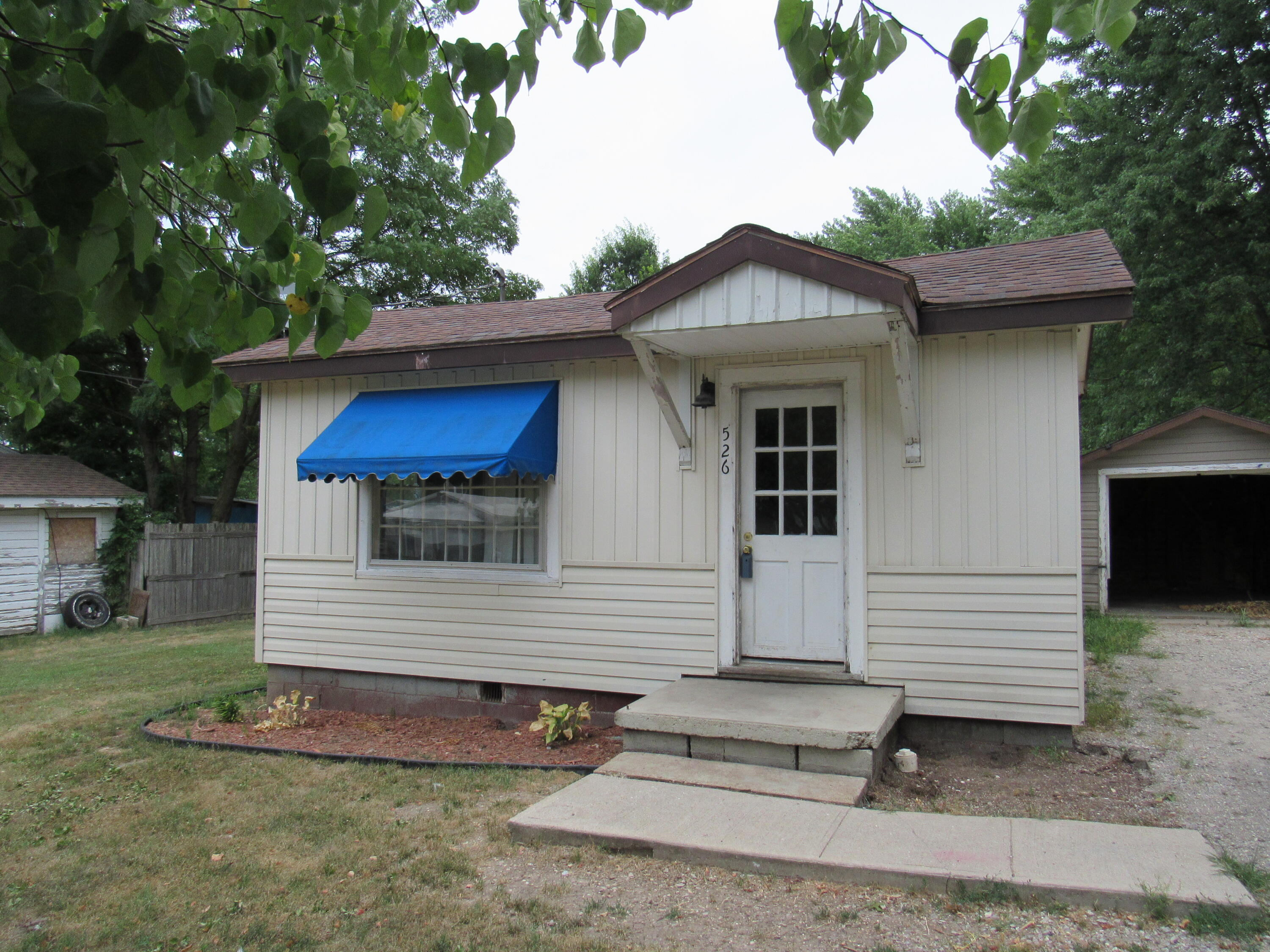 Photo of 526 S Walnut Street Marshfield MO 65706