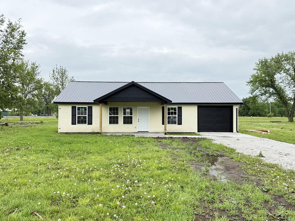 Photo of 104 W Barrett Avenue Walker MO 64790
