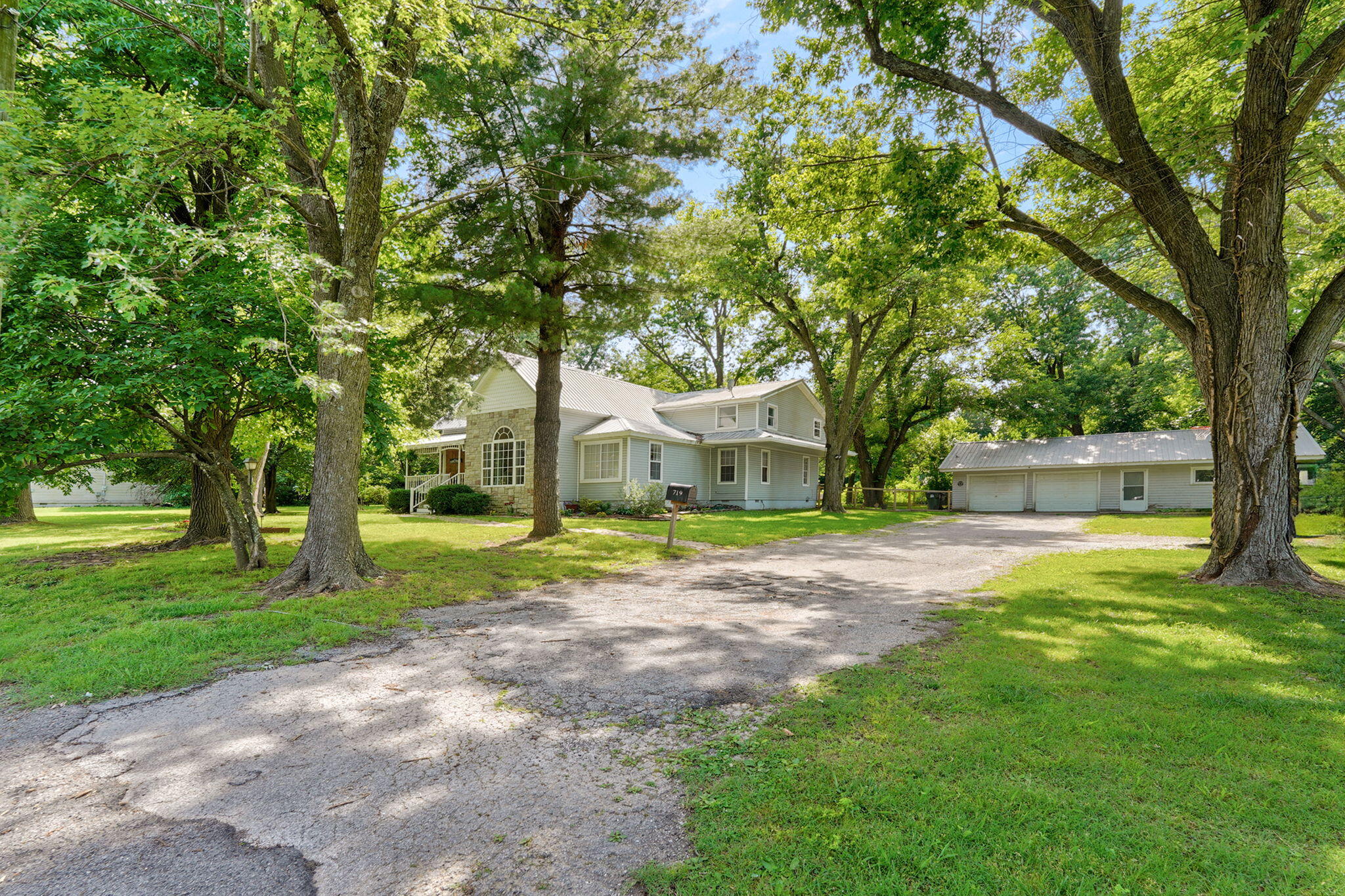Photo of 719 S Walnut Street Mt Vernon MO 65712