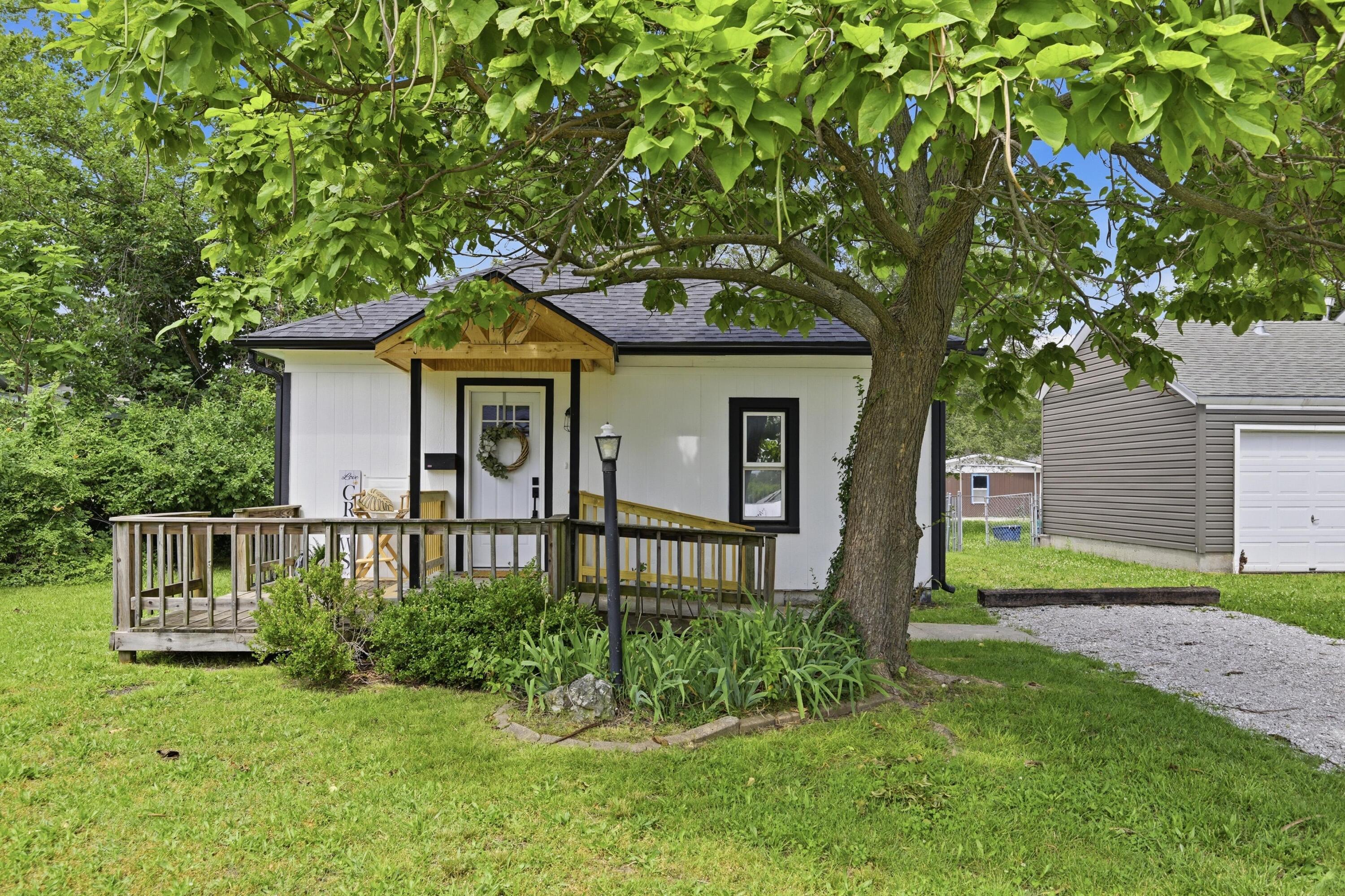Photo of 118 Mc Connell Avenue Joplin MO 64801