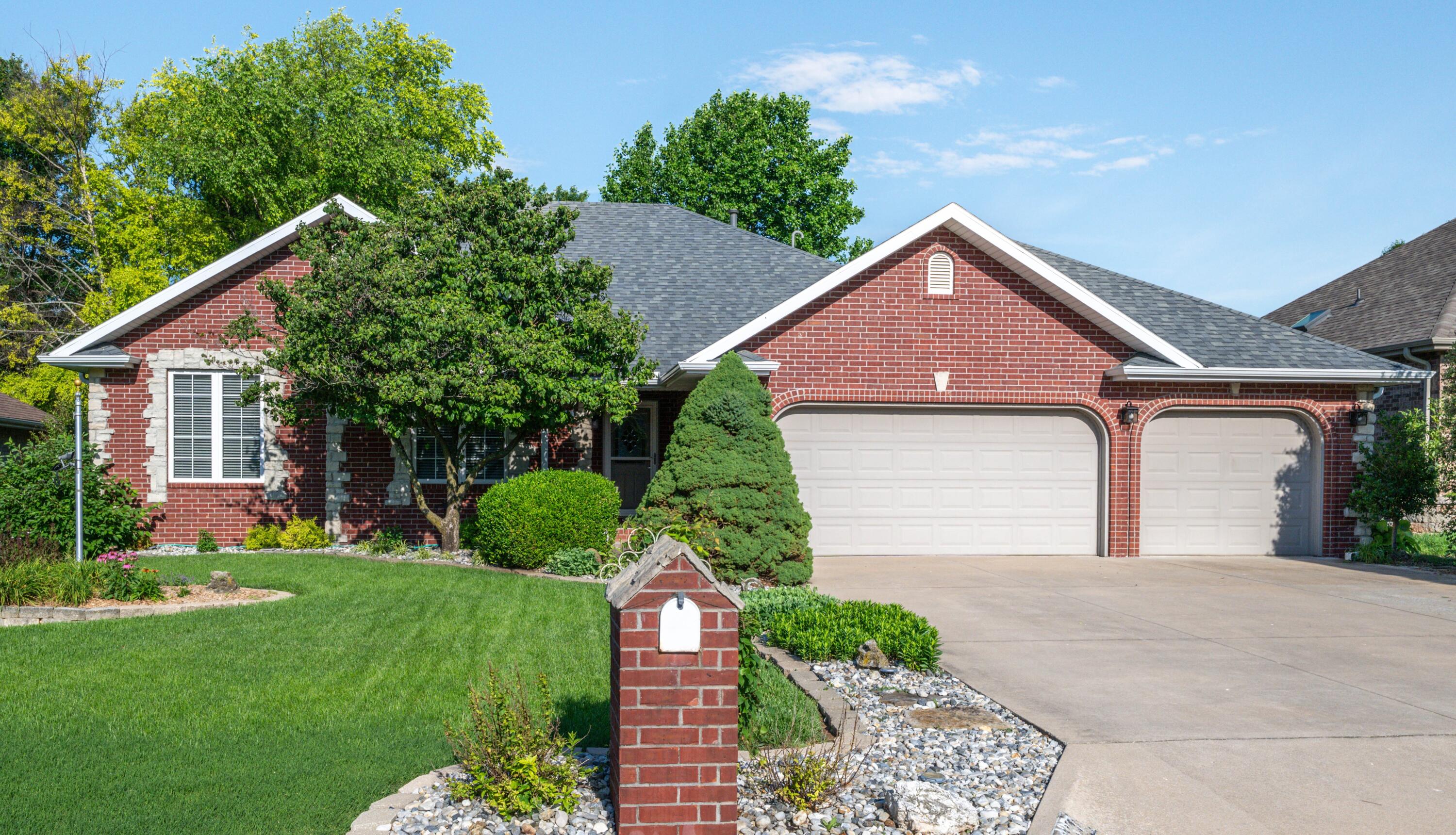 Photo of 2437 S April Avenue Springfield MO 65807