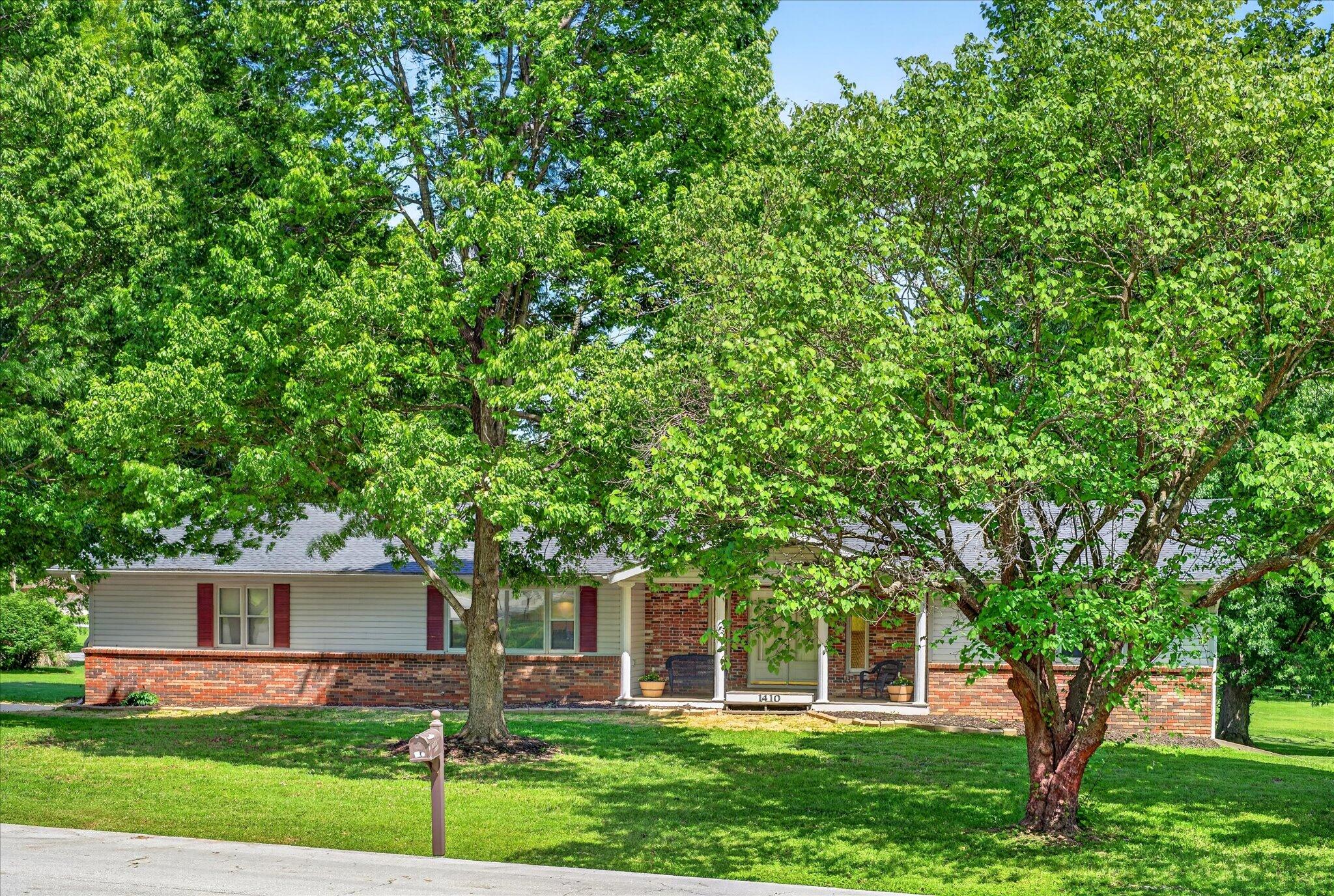 Photo of 1410 S Briar Avenue Springfield MO 65809