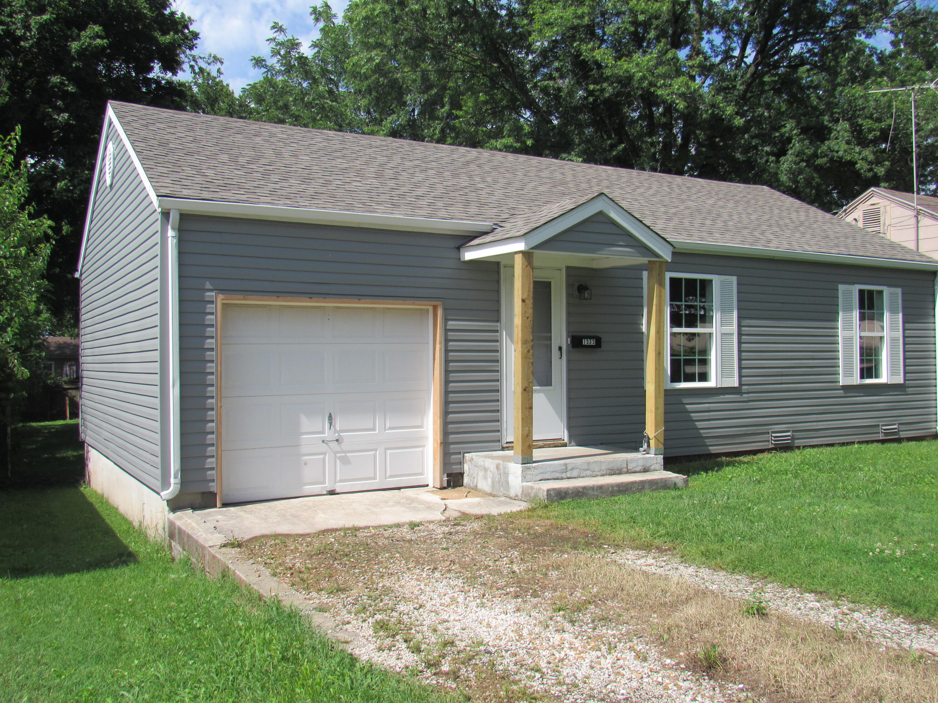 Photo of 1535 E Livingston Street Springfield MO 65803