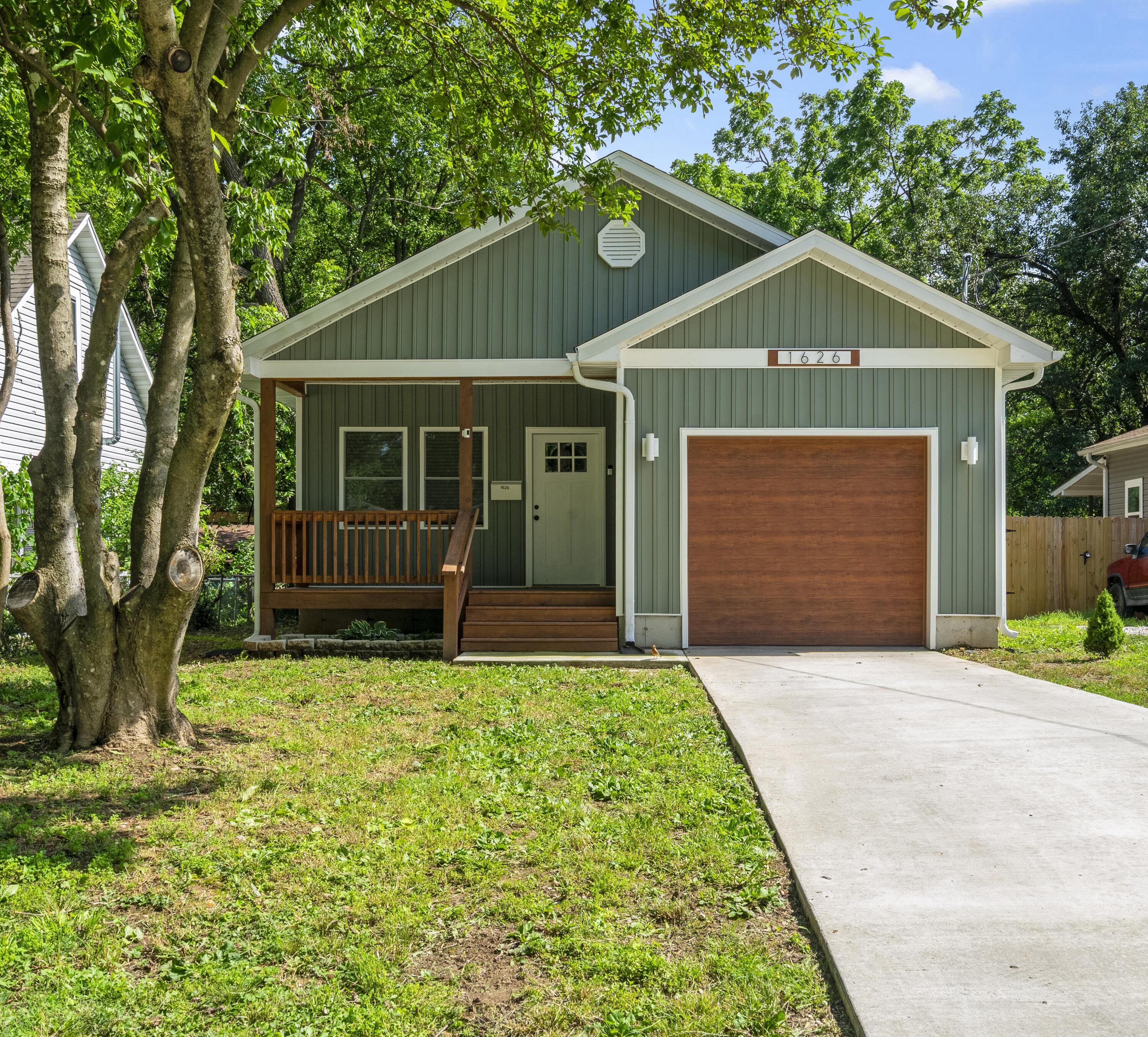 Photo of 1626 W Lee Street Springfield MO 65803