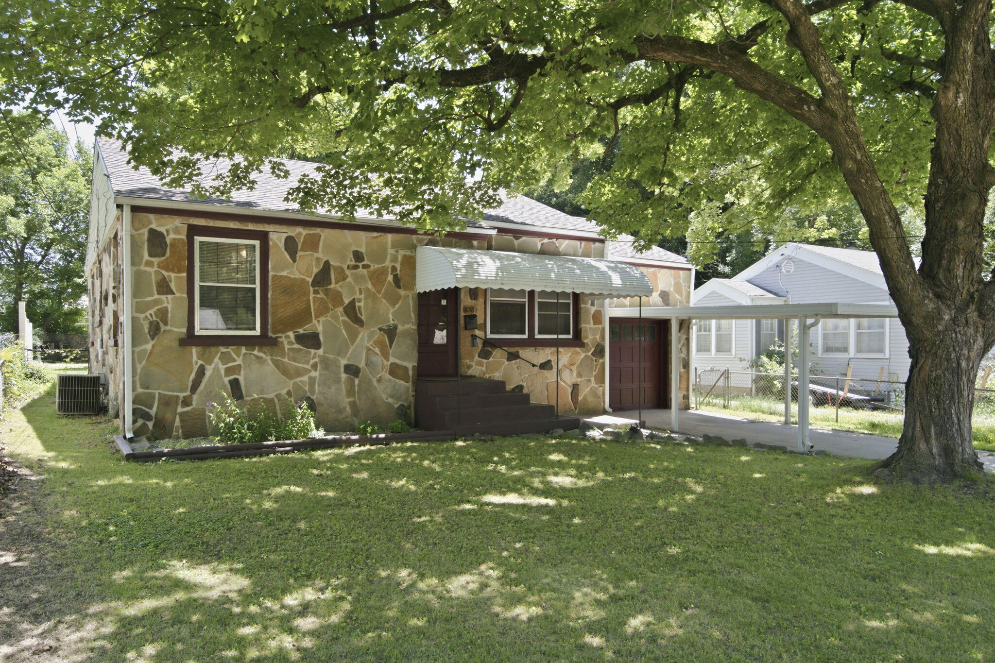 Photo of 1058 S Thelma Avenue Springfield MO 65807