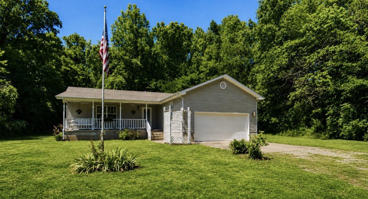 Photo of 101 Bear Lane Seneca MO 64865