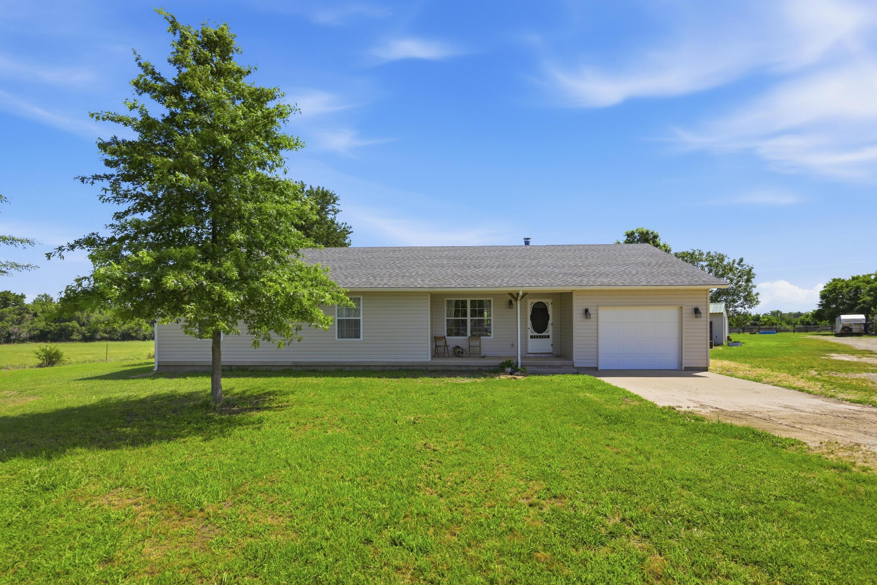 Photo of 4601 Starling Road Pierce City MO 65723
