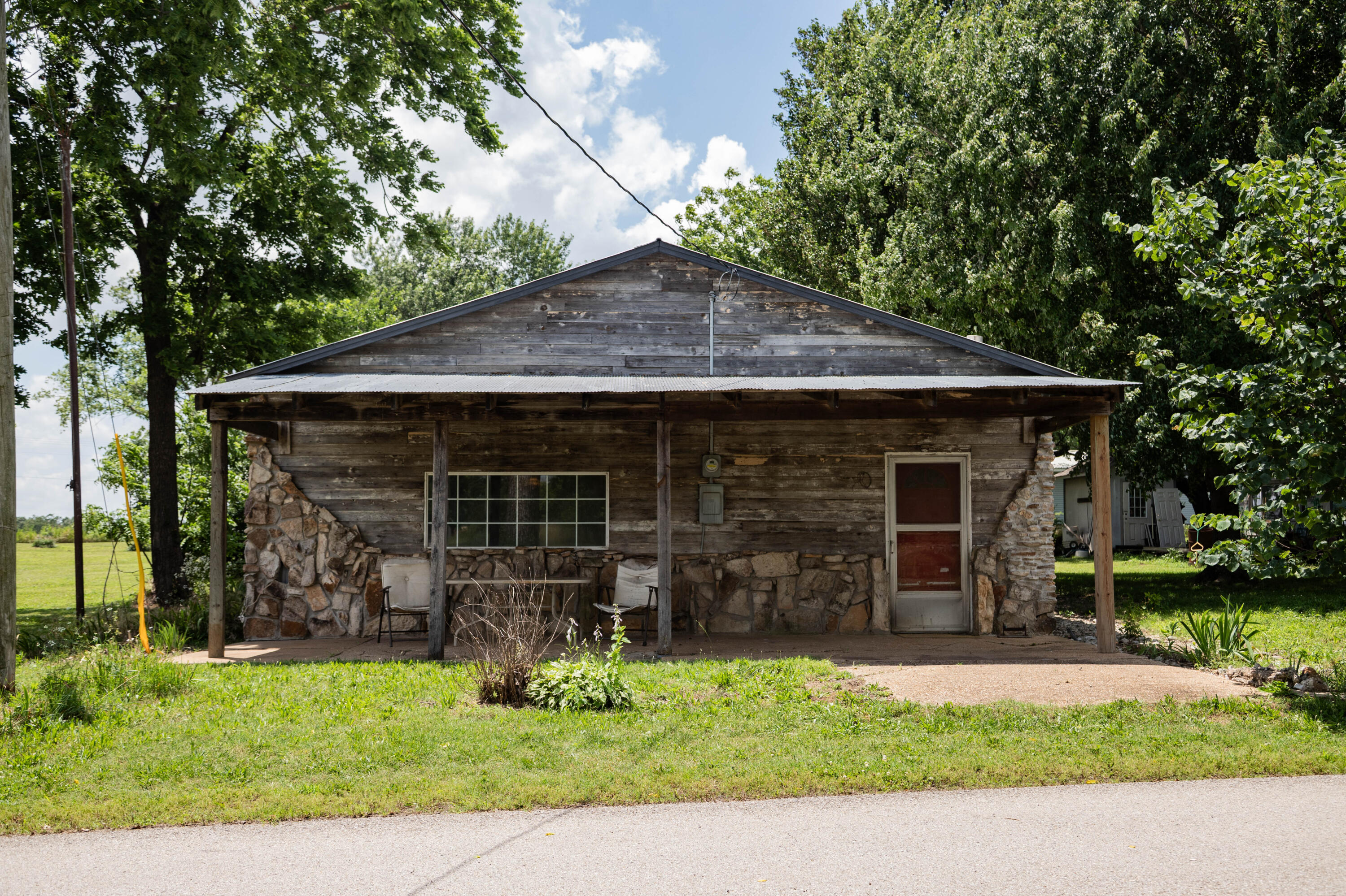 Photo of 101 Luyster Street Koshkonong MO 65692