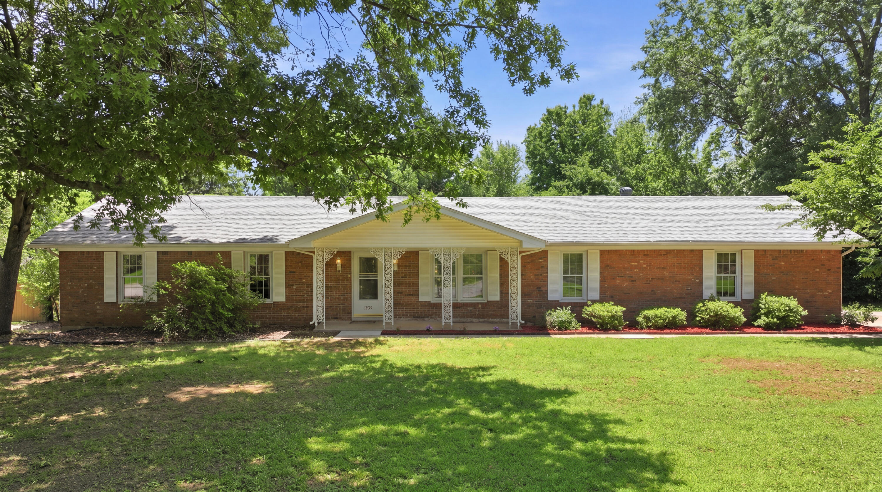 Photo of 1666 E Richmond Street Springfield MO 65804