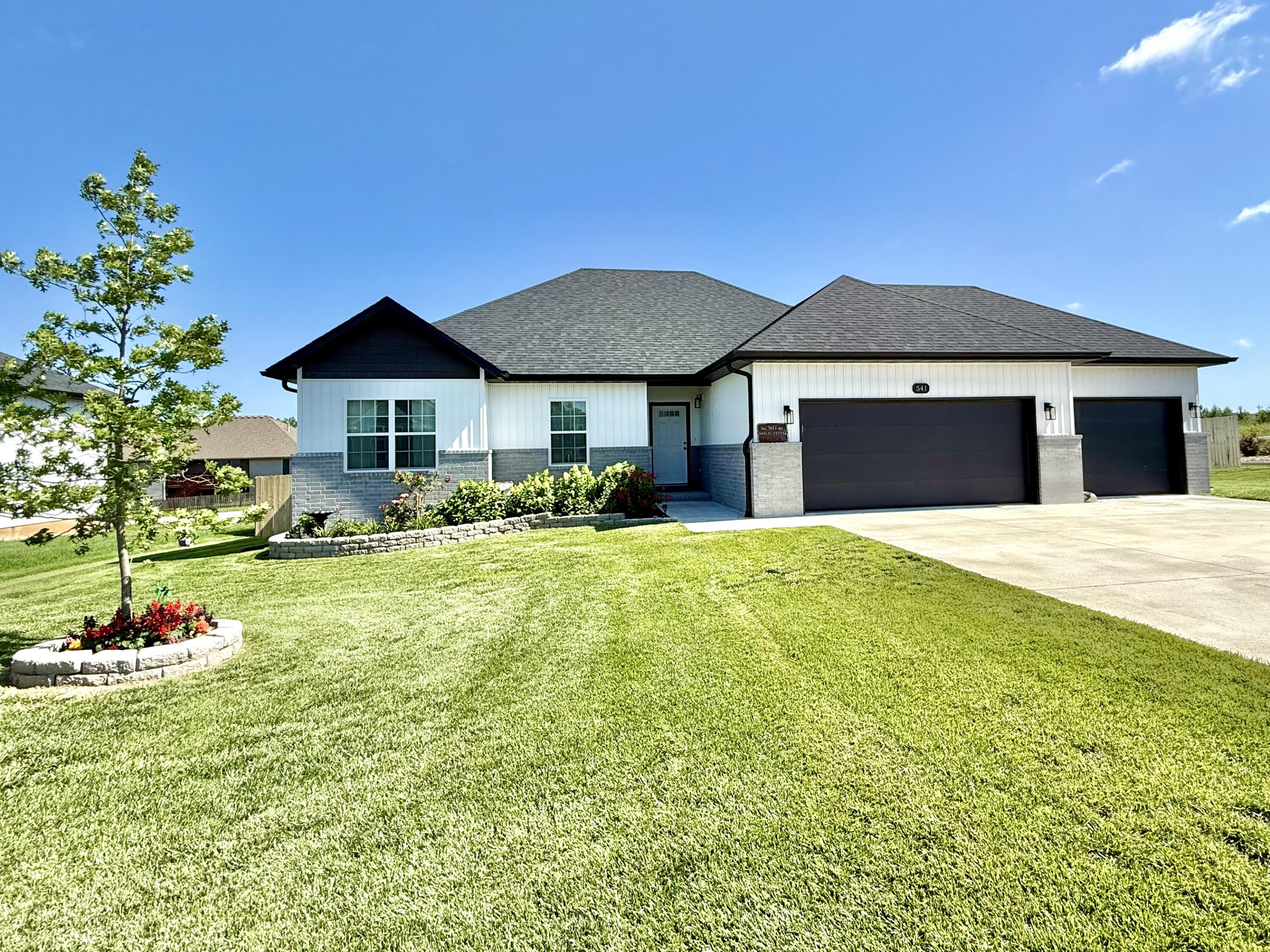 Photo of 541 Fox Creek Road Rogersville MO 65742