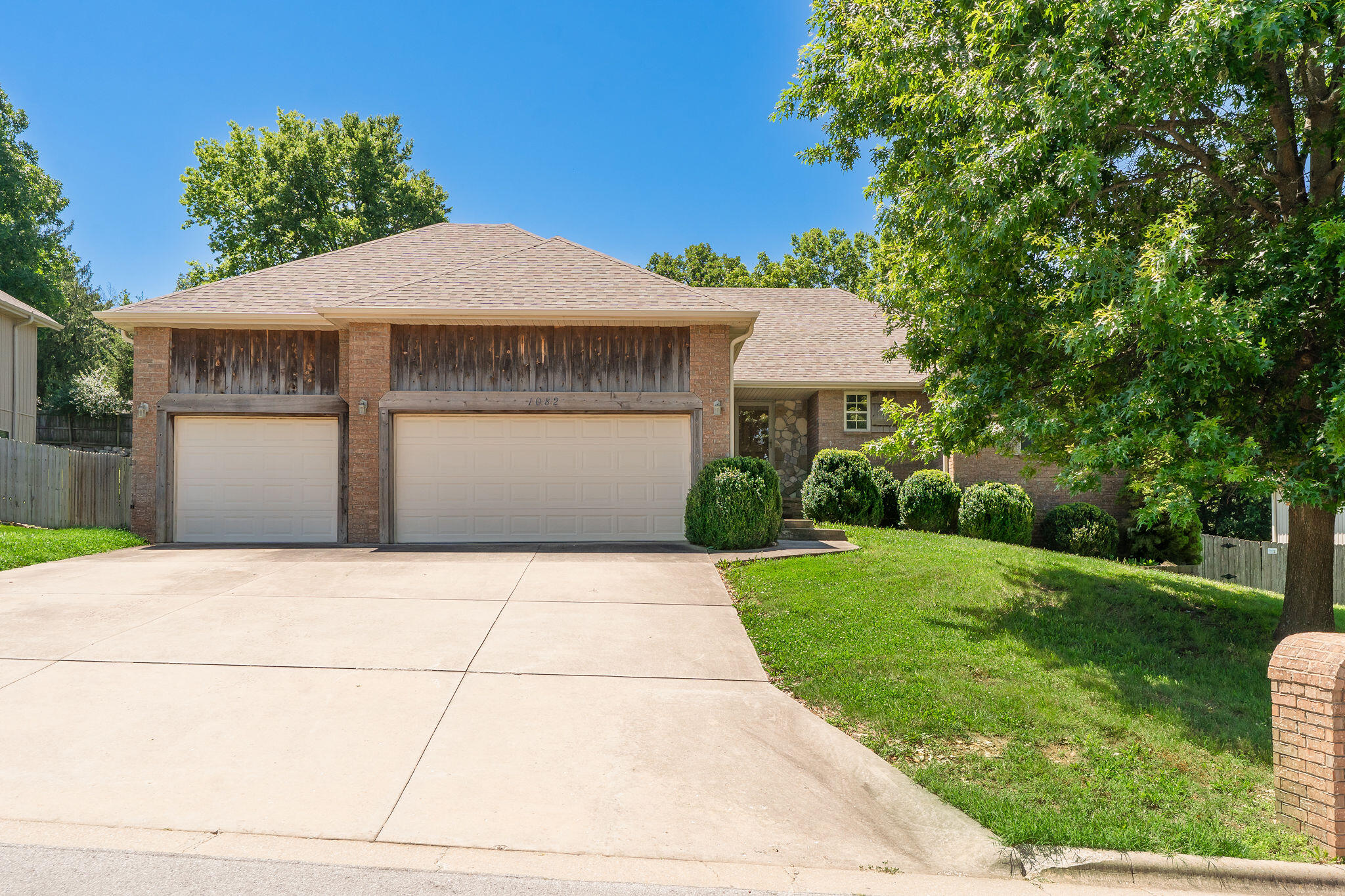 Photo of 1082 E Daisy Falls Drive Nixa MO 65714
